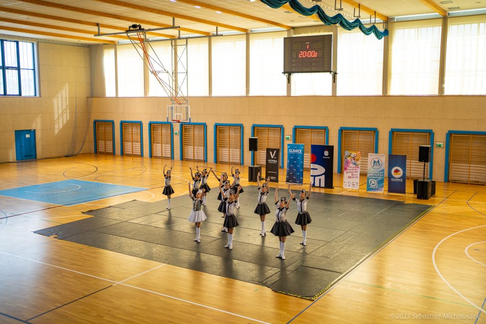 Fot. materiały MDK w Gliwicach Występ grupy tanecznej