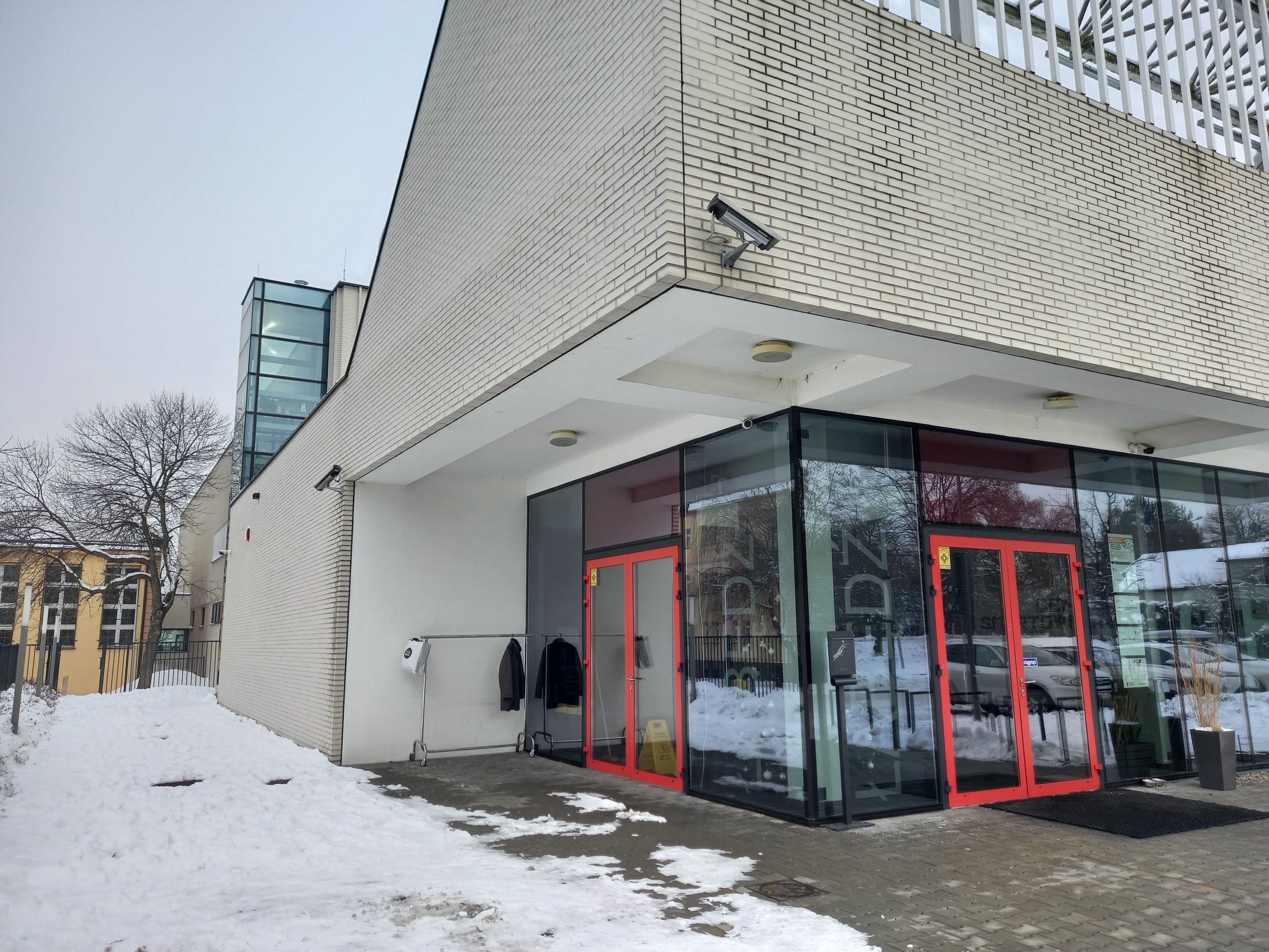 Wieszak ciepła przy ul. Partyzantów 25. Fot. materiały filii nr 30 Wieszak ciepła w Łabędach