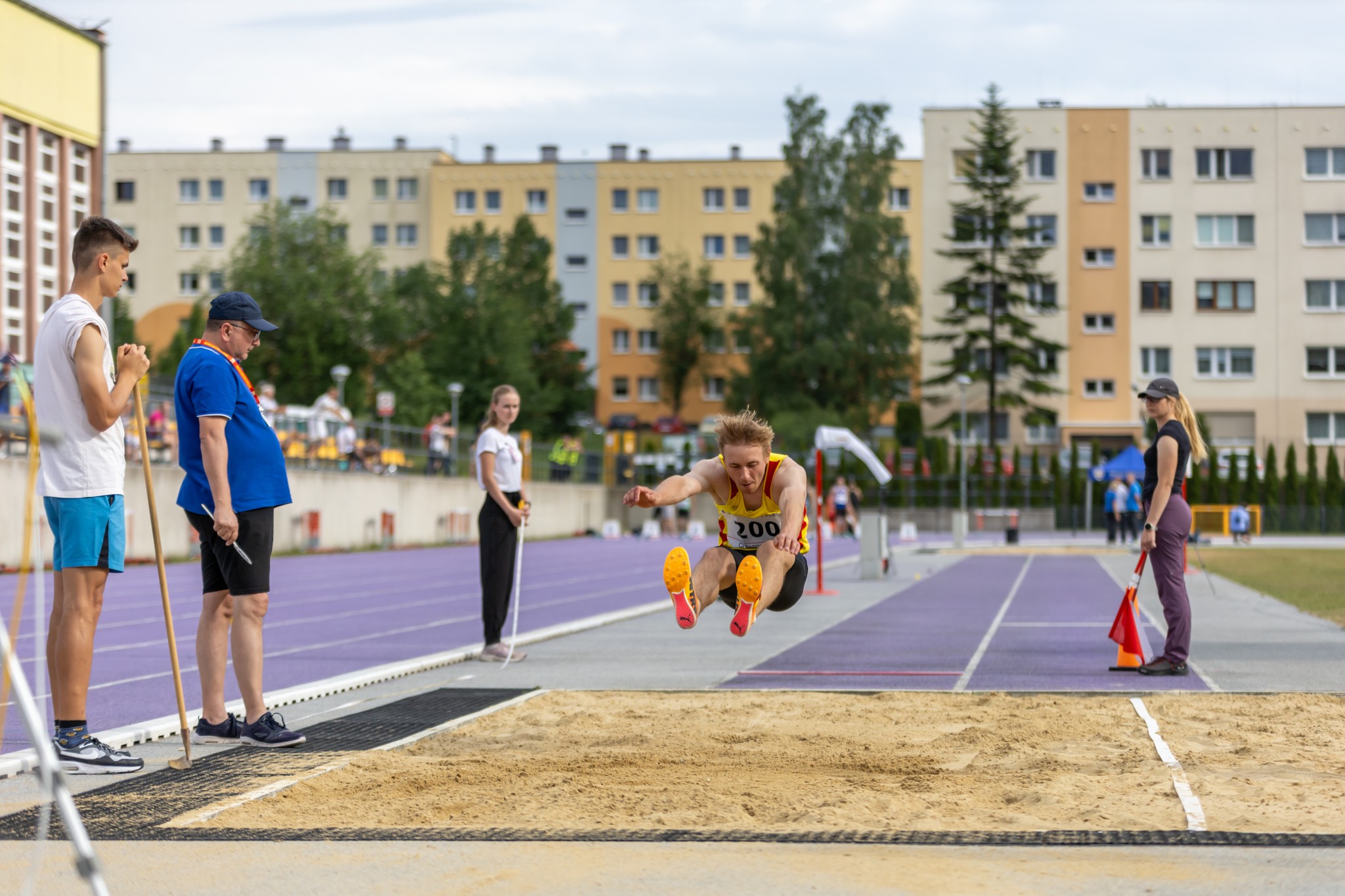 Fot. K. Krzemiński/ UM Gliwice Zawodnik skaczący w dal