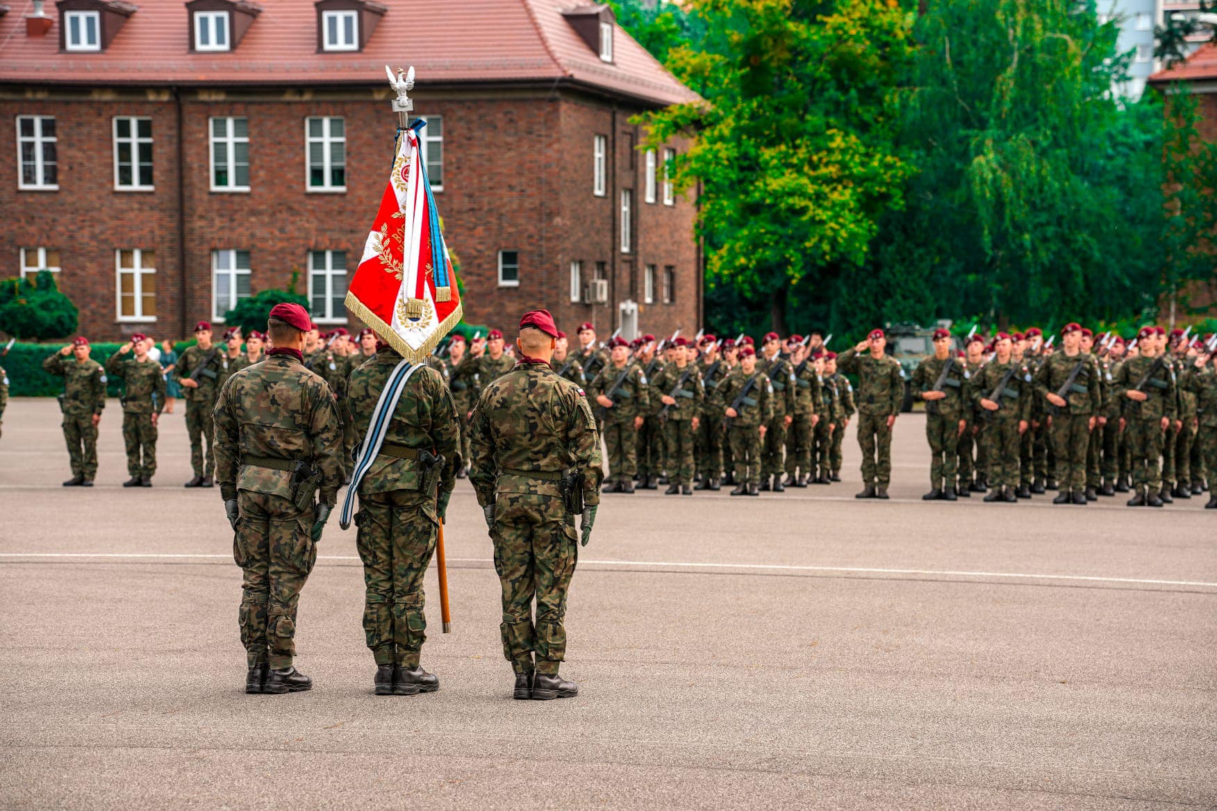 Fot. M. Baranowski/ UM Gliwice Żołnierze stojący na baczność