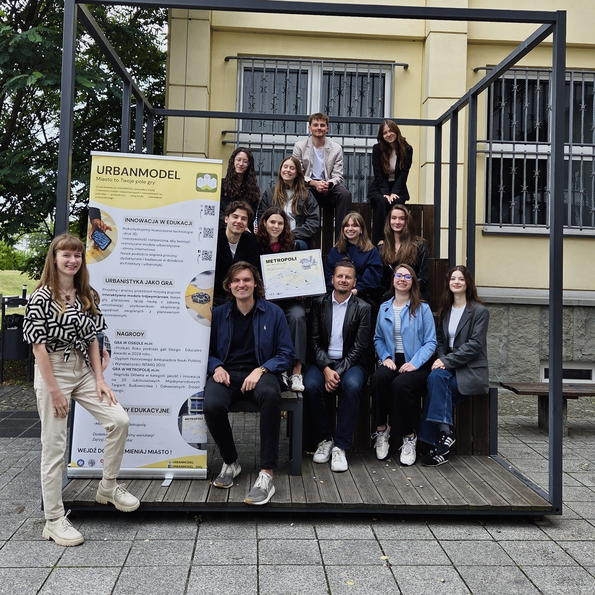 Fot. mat. Politechniki Śląskiej Zdjęcie grupowe autorów gry