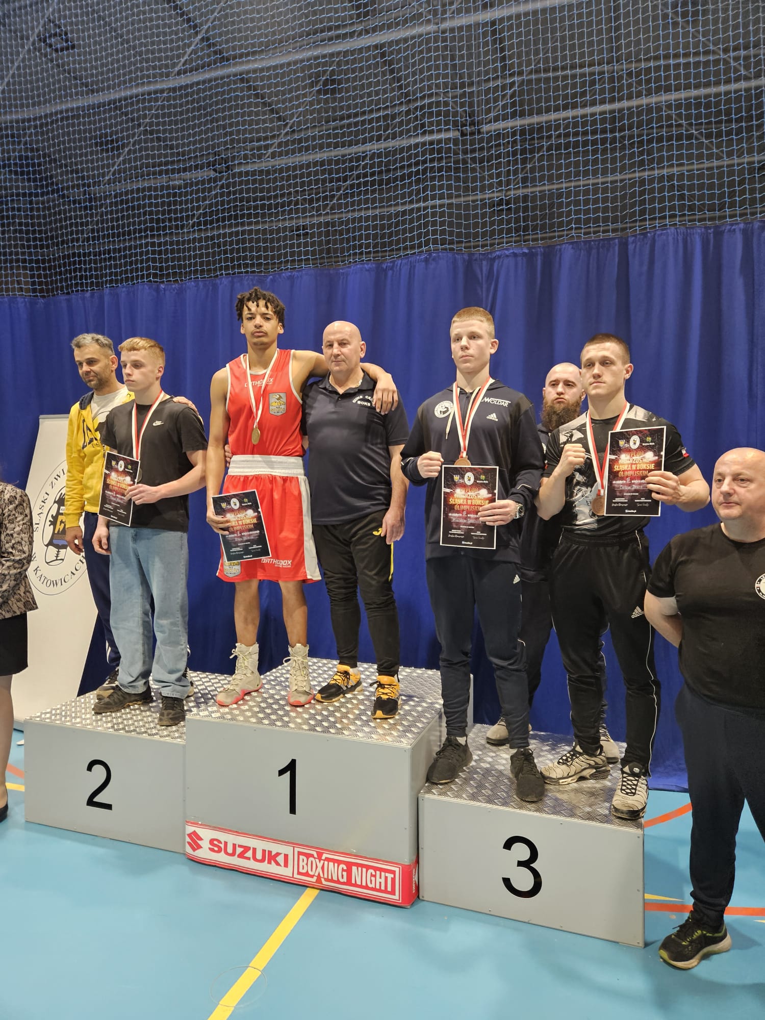 Fot. materiały piast.gliwice.pl Gliwiczanin stojący na 1. stopniu podium