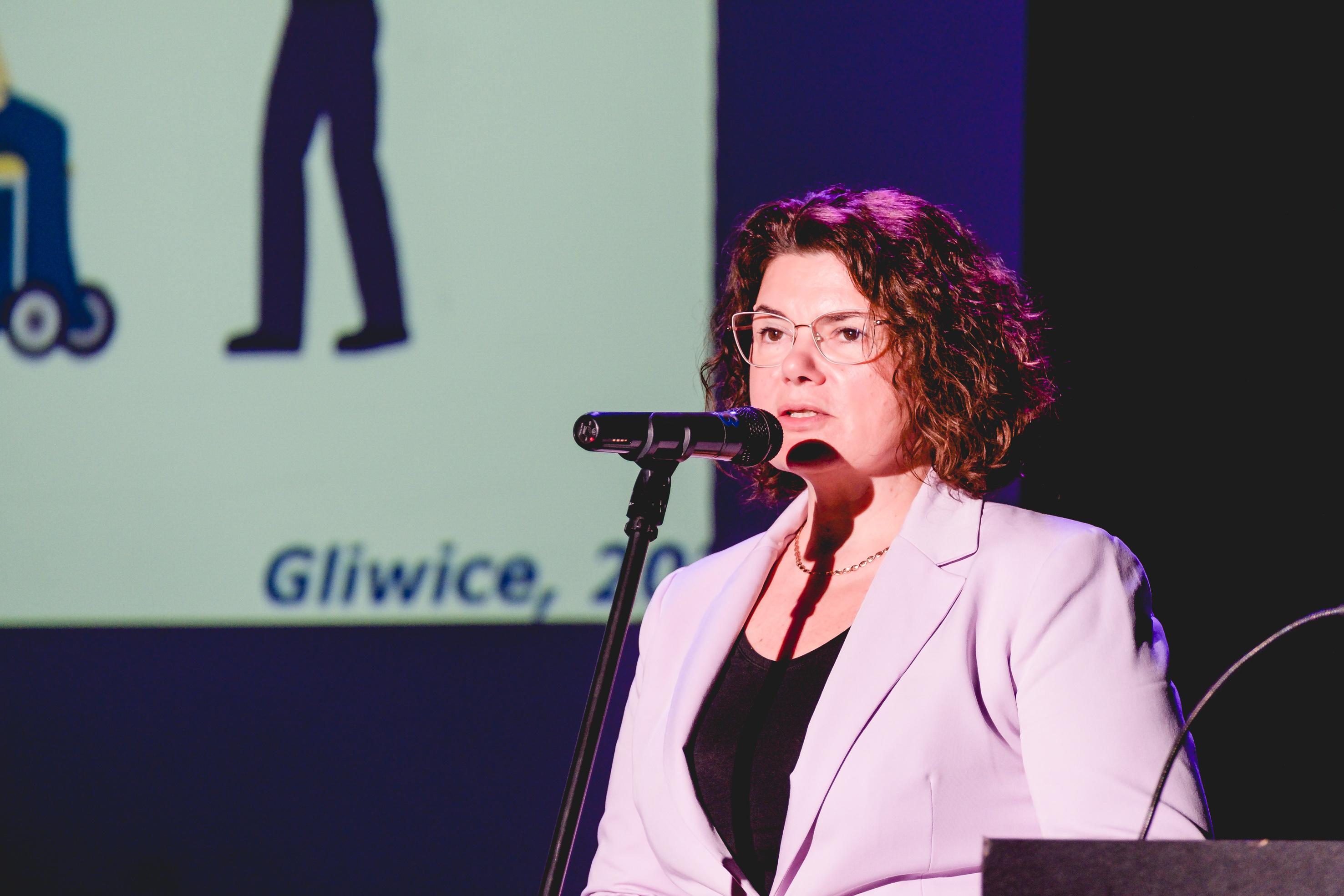 Wiceprezydent Ewa Weber uczestniczyła we wspólnej konferencji miasta i Politechniki Śląskiej na rzecz skutecznych działań dla osób z niepełnosprawnościami. Fot. M. Buksa / UM w Gliwicach Wiceprezydent Ewa Weber uczestniczyła we wspólnej konferencji miasta i Politechniki Śląskiej na rzecz skutecznych działań dla osób z niepełnosprawnościami