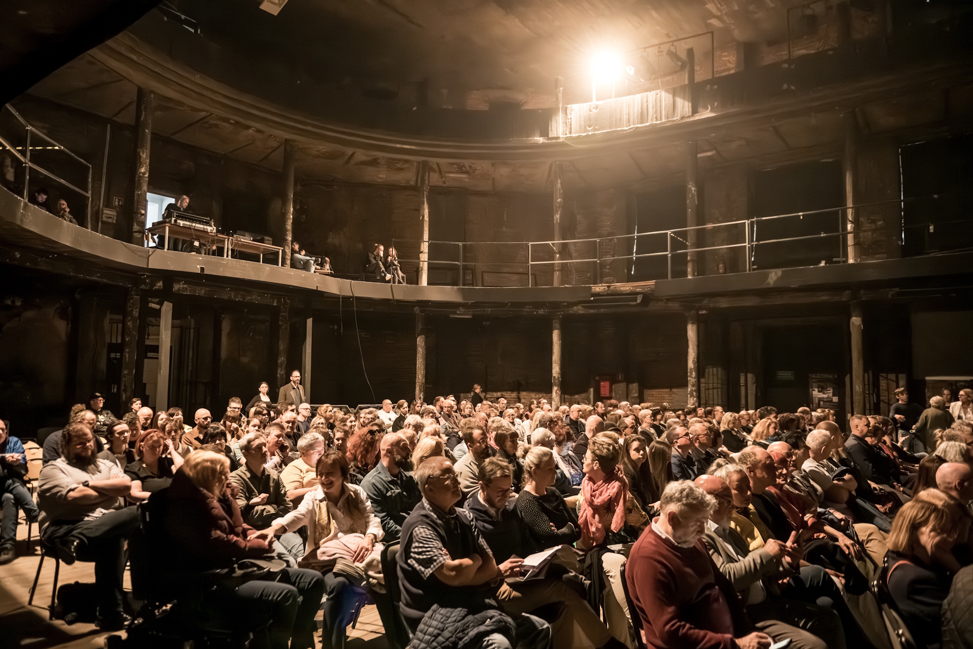 Fot. M. Buksa/UM w Gliwicach Publiczność siedzi w Ruinach Teatru Victoria