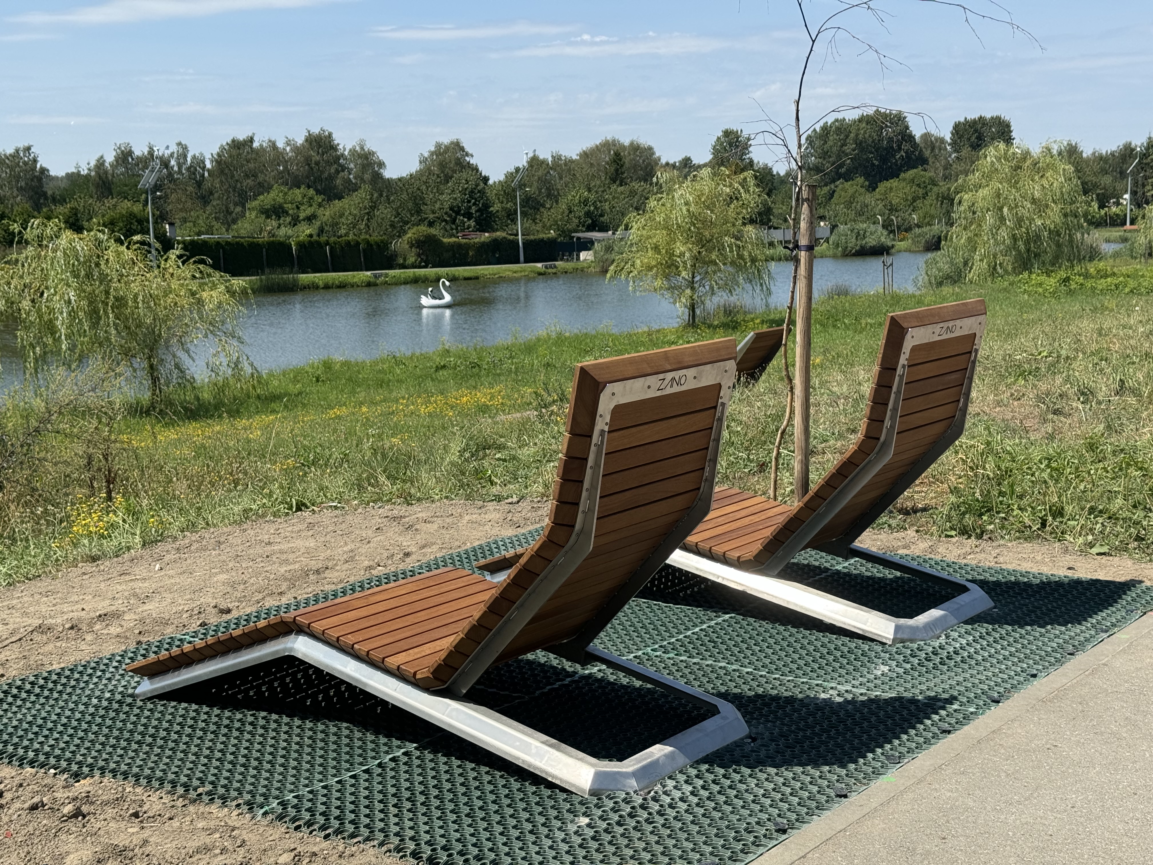 Fot. A. Duda/ UM w Gliwicach Leżaki nad stawem