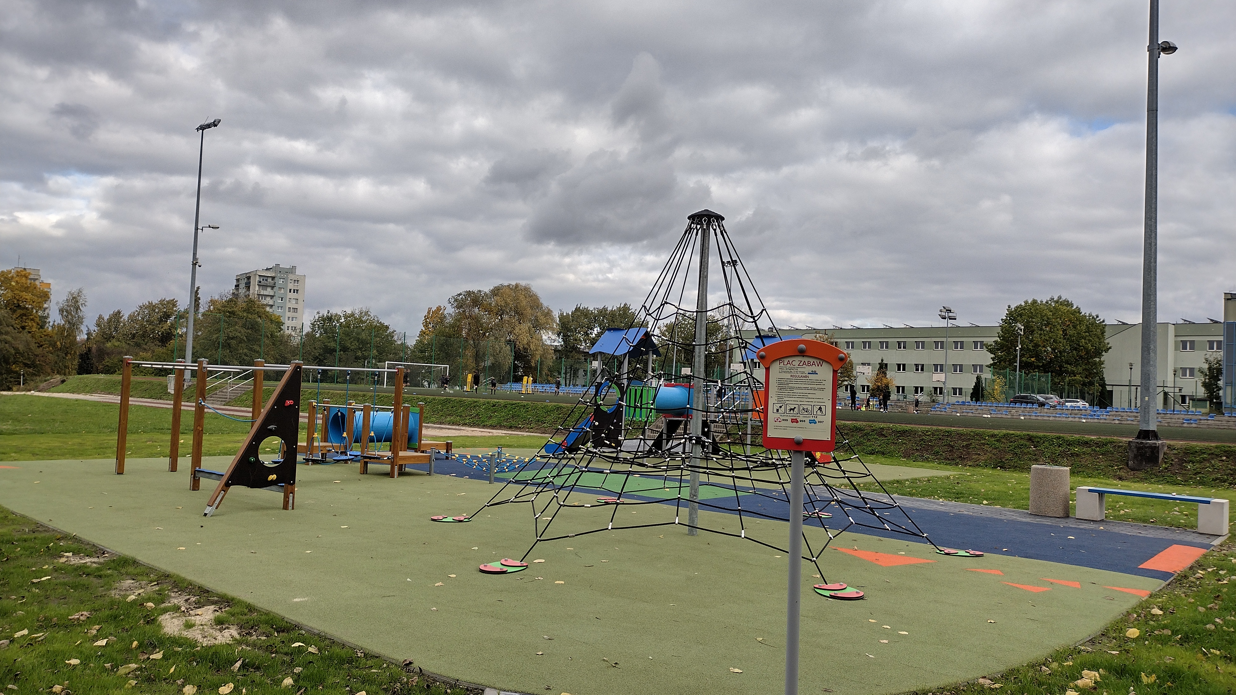 Fot. materiały ZSO nr 5 urządzenia na placu zabaw