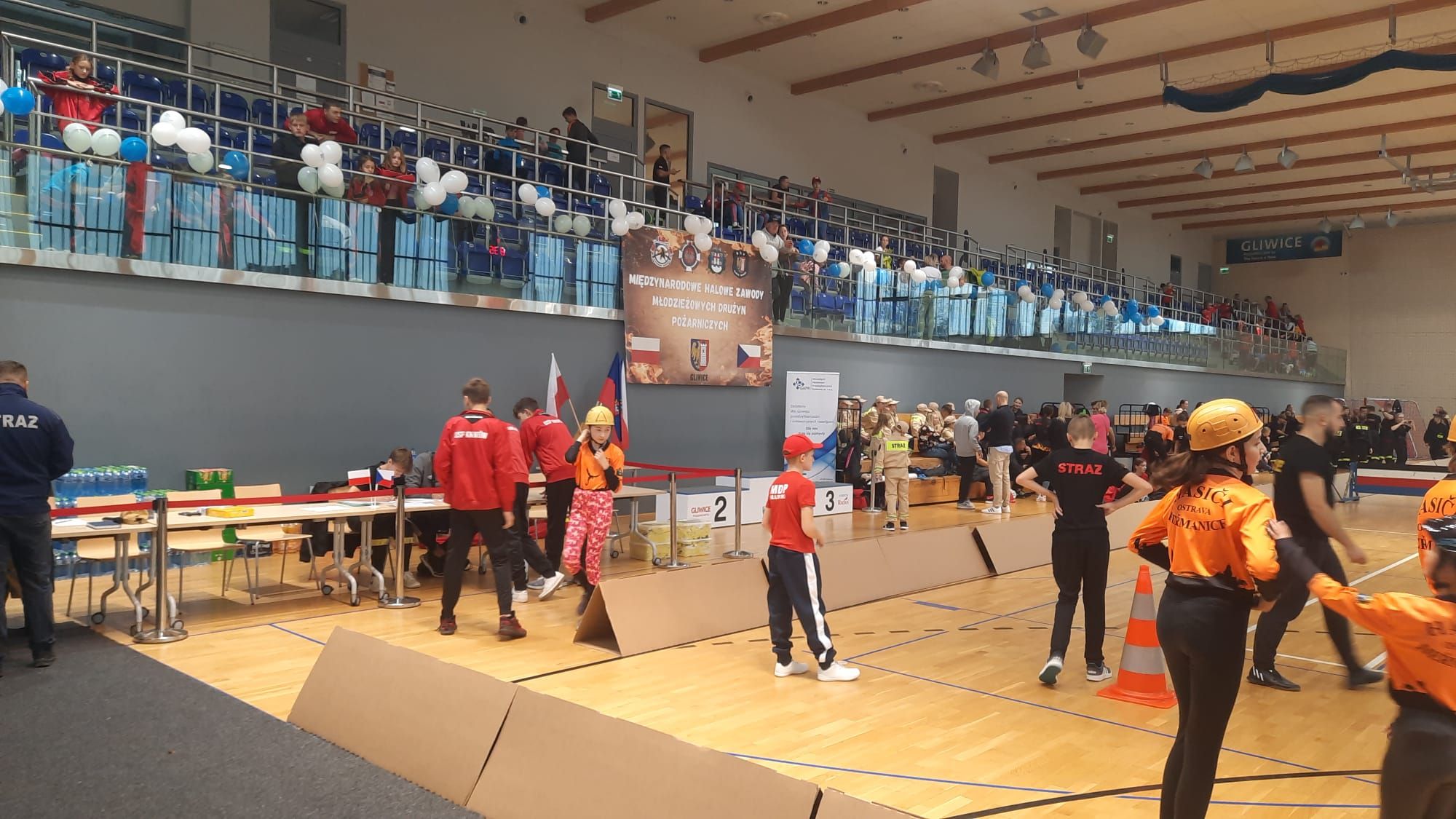 Fot. T. Włoczyk/KM PSP Gliwice Zawodnicy przygotowujący się do startu