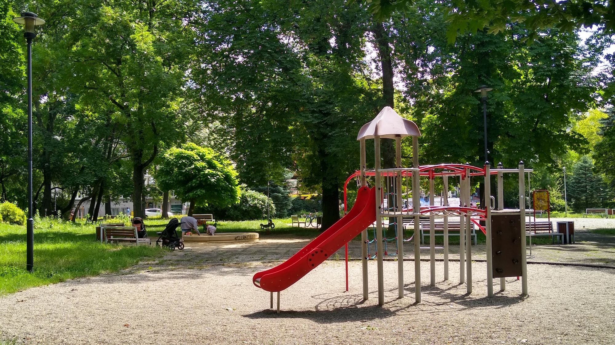 Fot. M.Foltyn/UM Gliwice zjeżdżalnia na placu zabaw