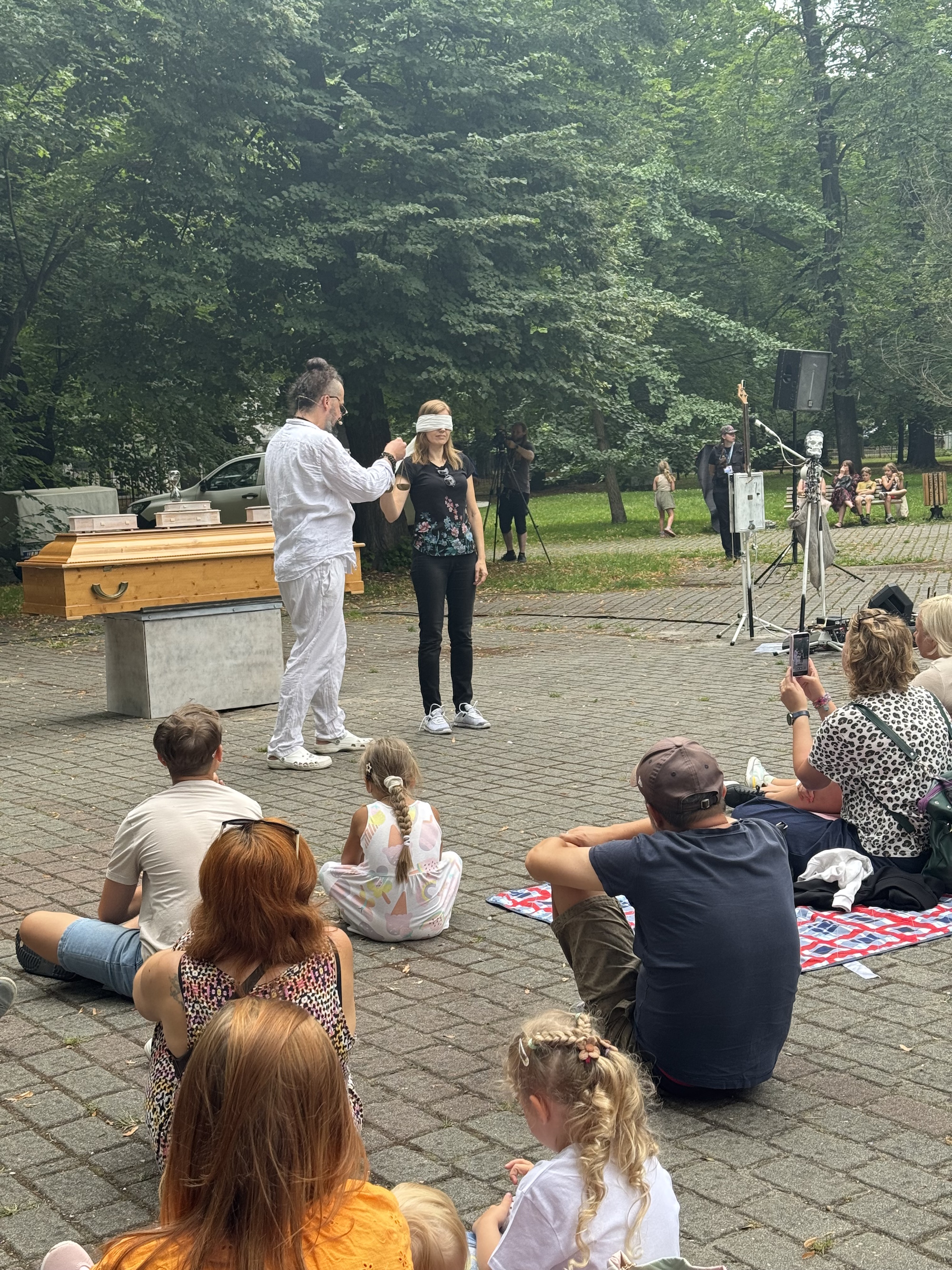Fot. UM w Gliwicach Artysta występuje w parku