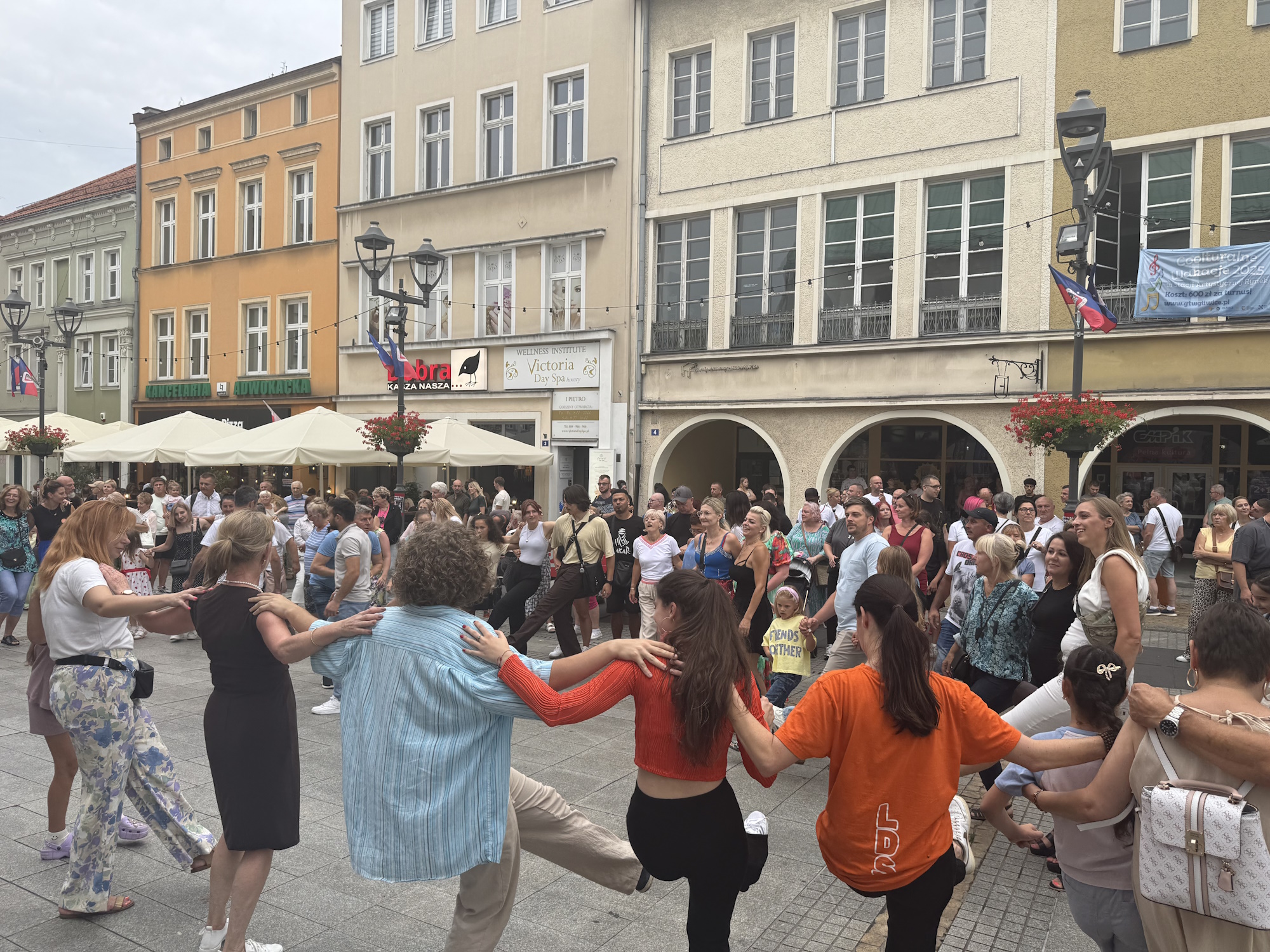Fot. UM w Gliwicach Ludzie tańczą na Rynku