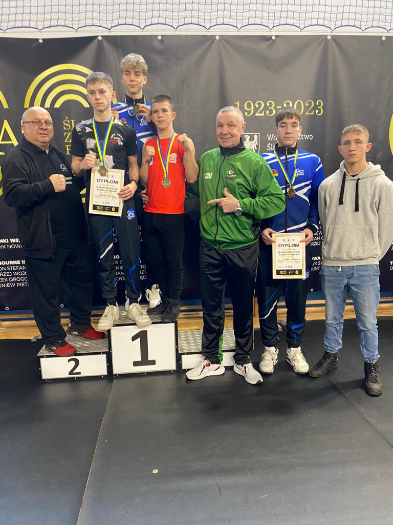 Fot. materiały GUKS Carbo Zawodnicy GUKS Carbo na podium
