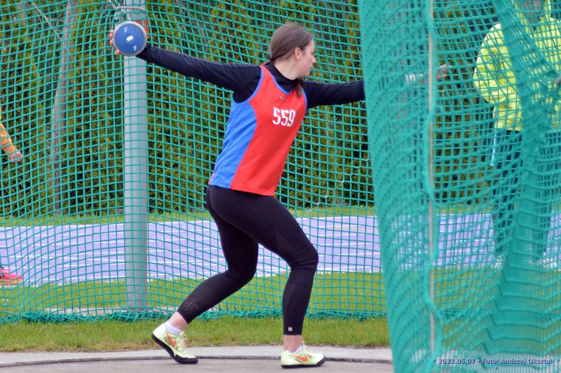 Fot. piast.gliwice.pl Maja Barteczko z GKS Piast Gliwice pchająca kulą
