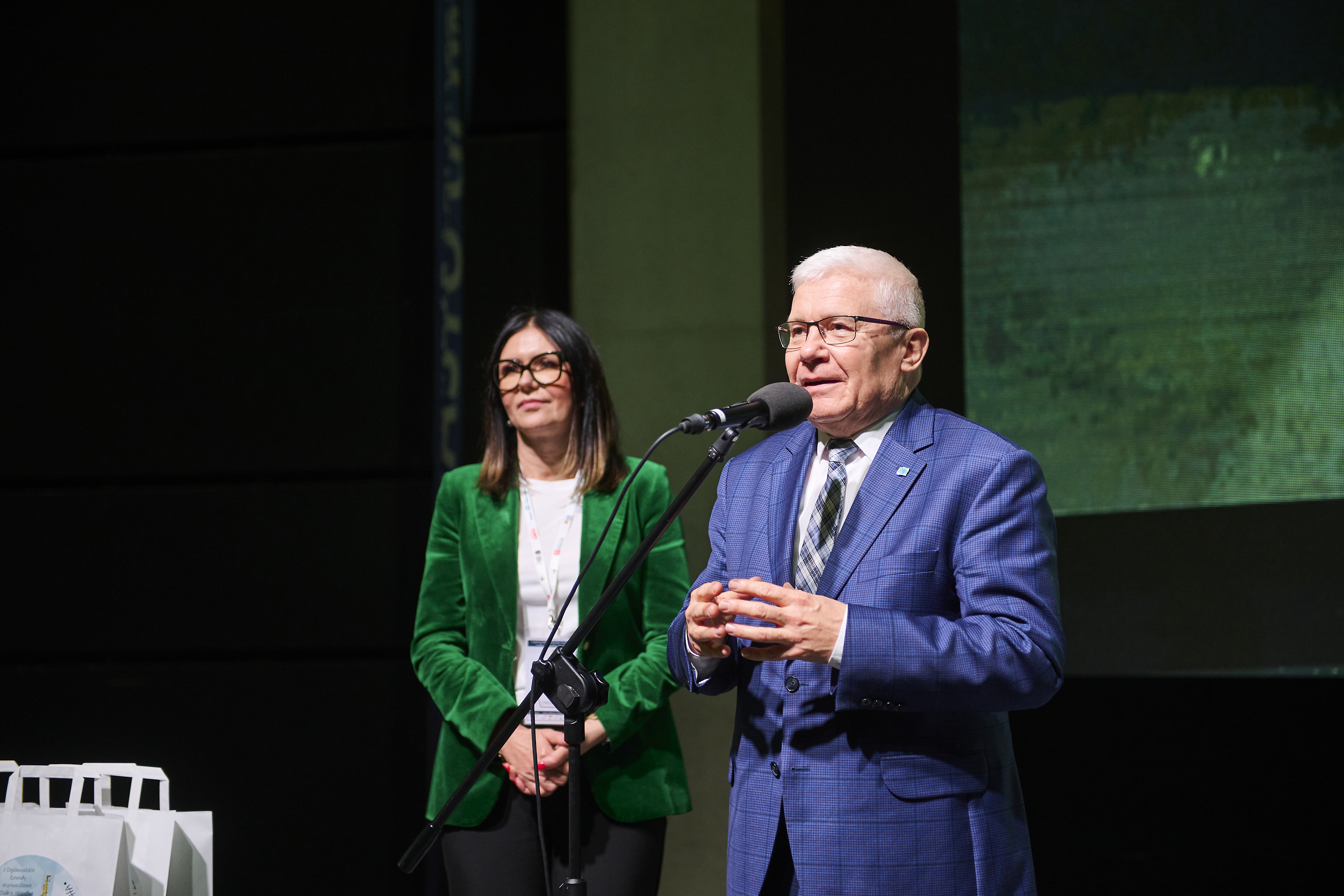 Fot. M.Buksa/UM Gliwice Prezydent Gliwic Adam Neumann i prezes Fundacji Różyczka Dorota Soilam