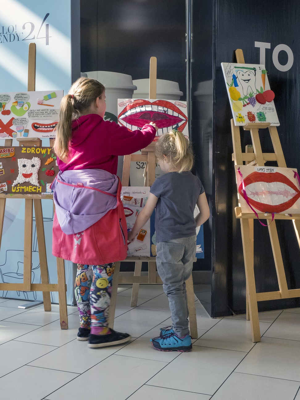 Fot. G.Ożga/UM Gliwice dwie dziewczynki w Forum