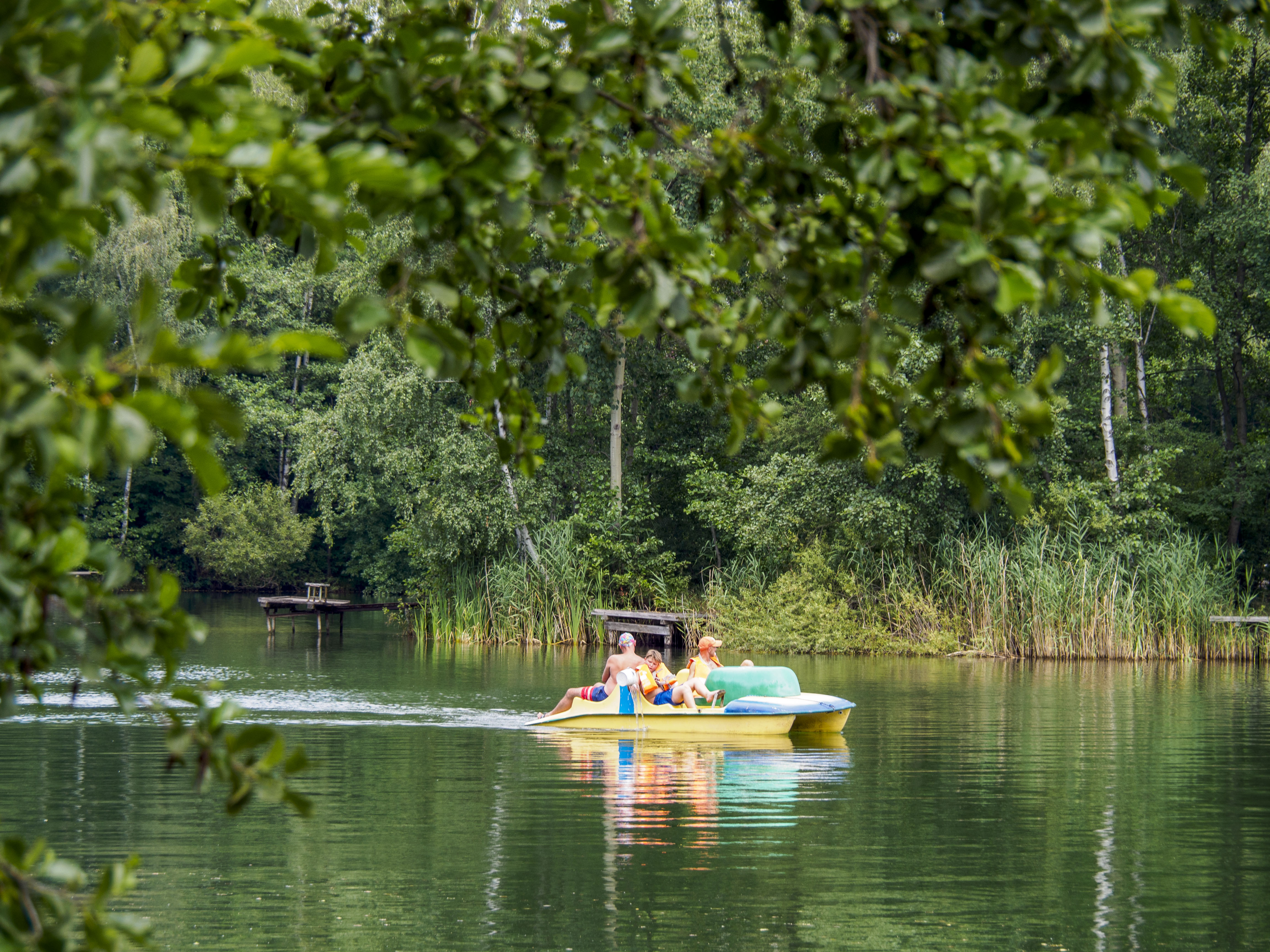 Fot. G.Ożga/UM Gliwice osoby na rowerze wodnym
