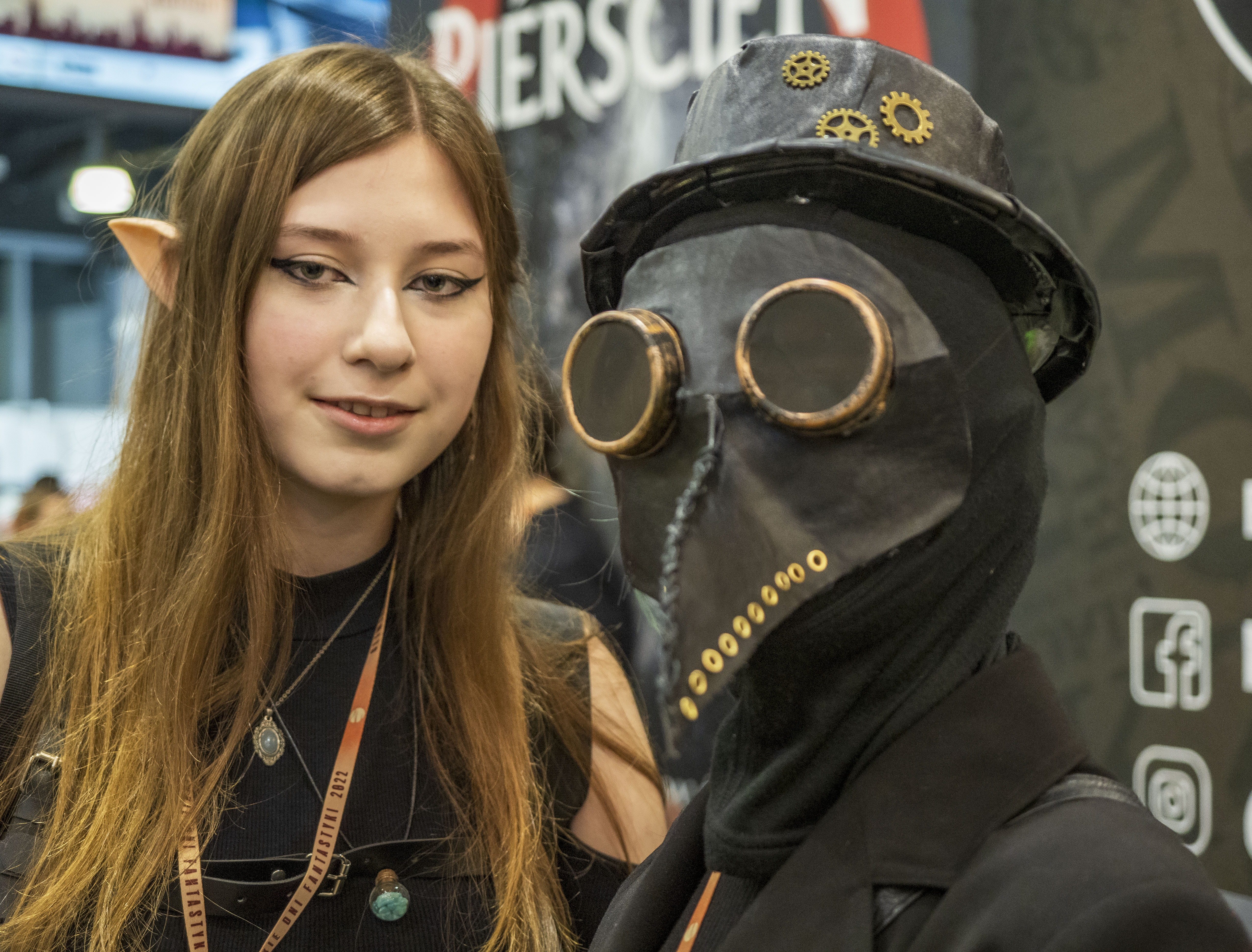 fot. G. Ożga / UM Gliwice elfka i zamaskwoany cosplayer