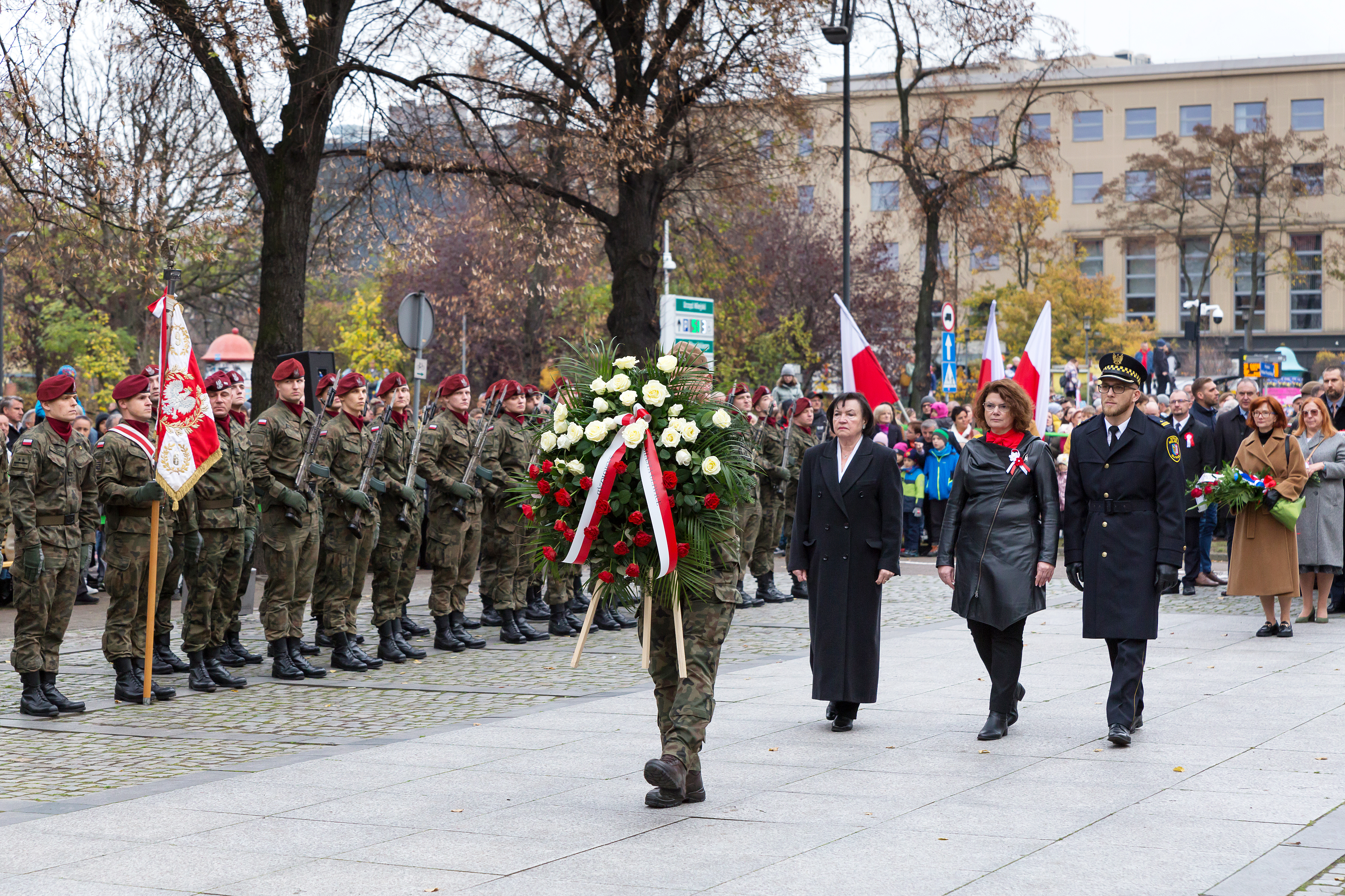 fot. D. Nita-Garbiec / UM Gliwice składanie kwiatów