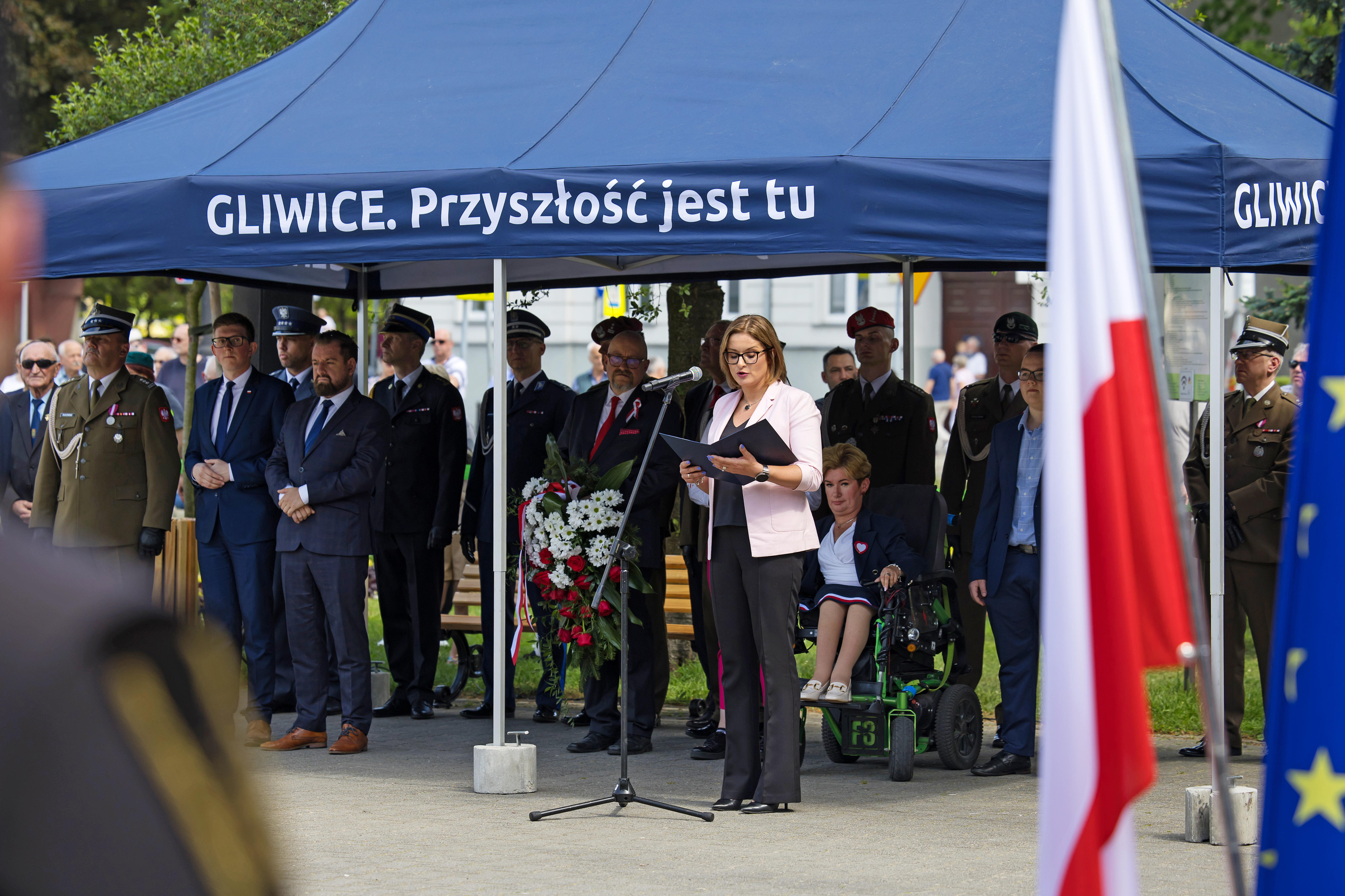 Fot. D. Nita-Garbiec/ UM w Gliwicach Przedstawiciele miasta i przemawiająca sekretarz Gliwic, Marta Tartanus-Oryszczak