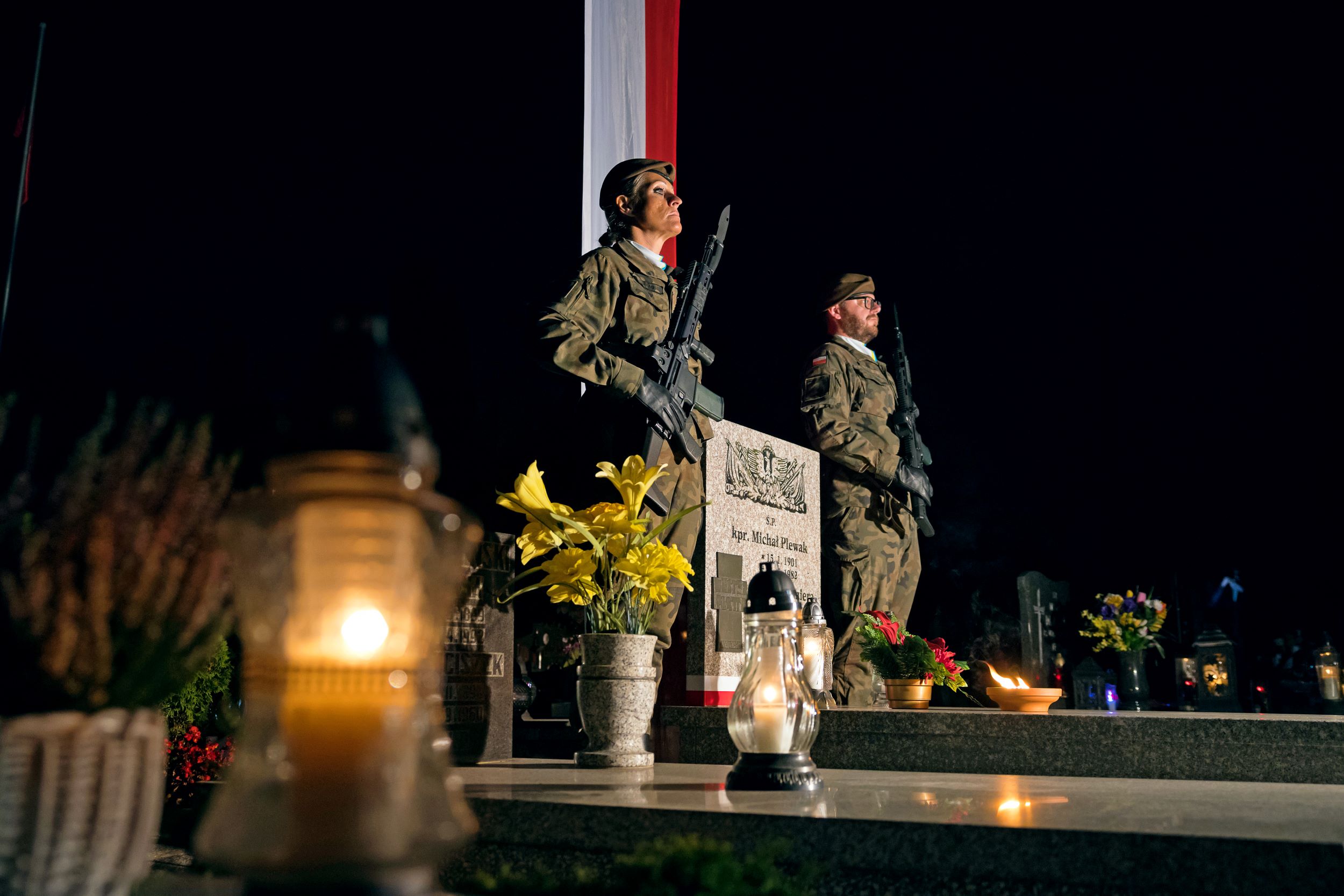 Fot. D.Nita-Garbiec/UM Gliwice żołnierze na cmentarzu