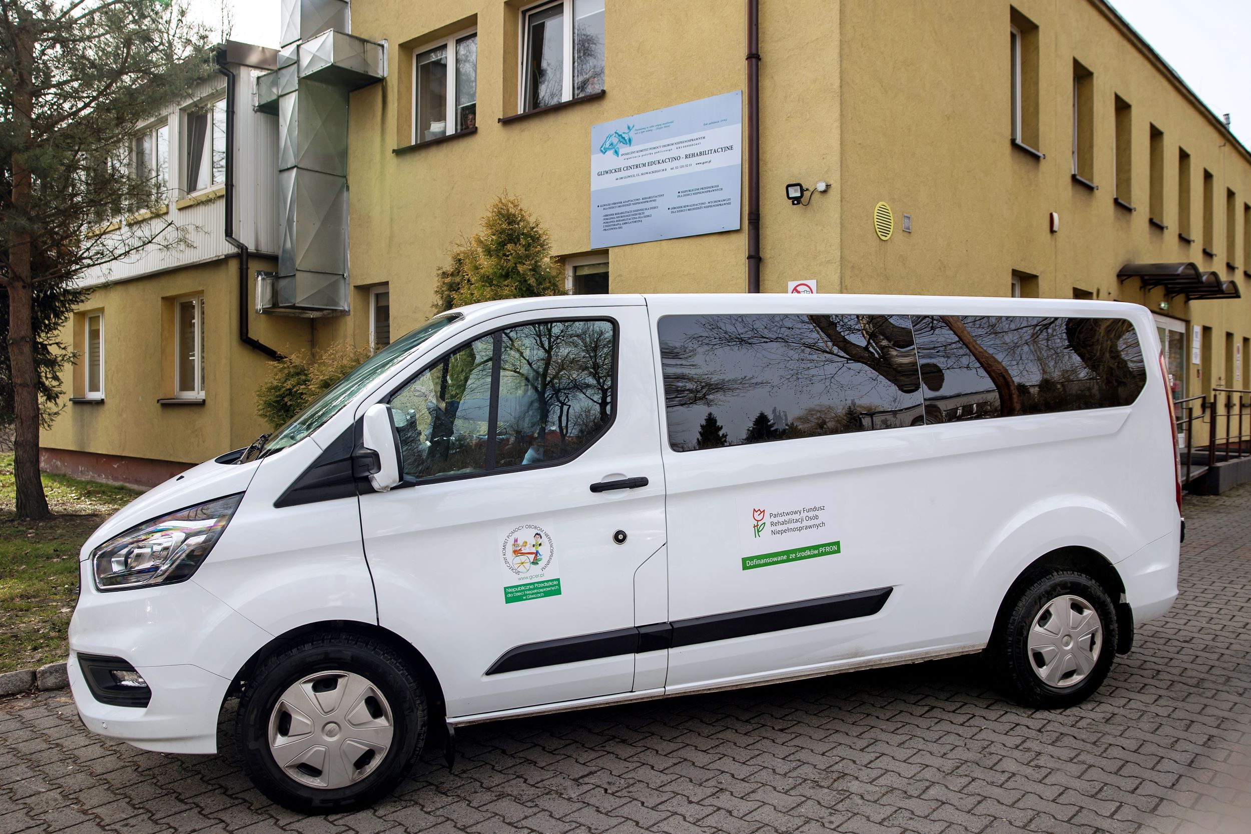 Bus podopiecznych Niepublicznego Przedszkola dla Dzieci Niepełnosprawnych przy ul. Słowackiego. Fot. D.Nita-Garbiec/UM Gliwice bus