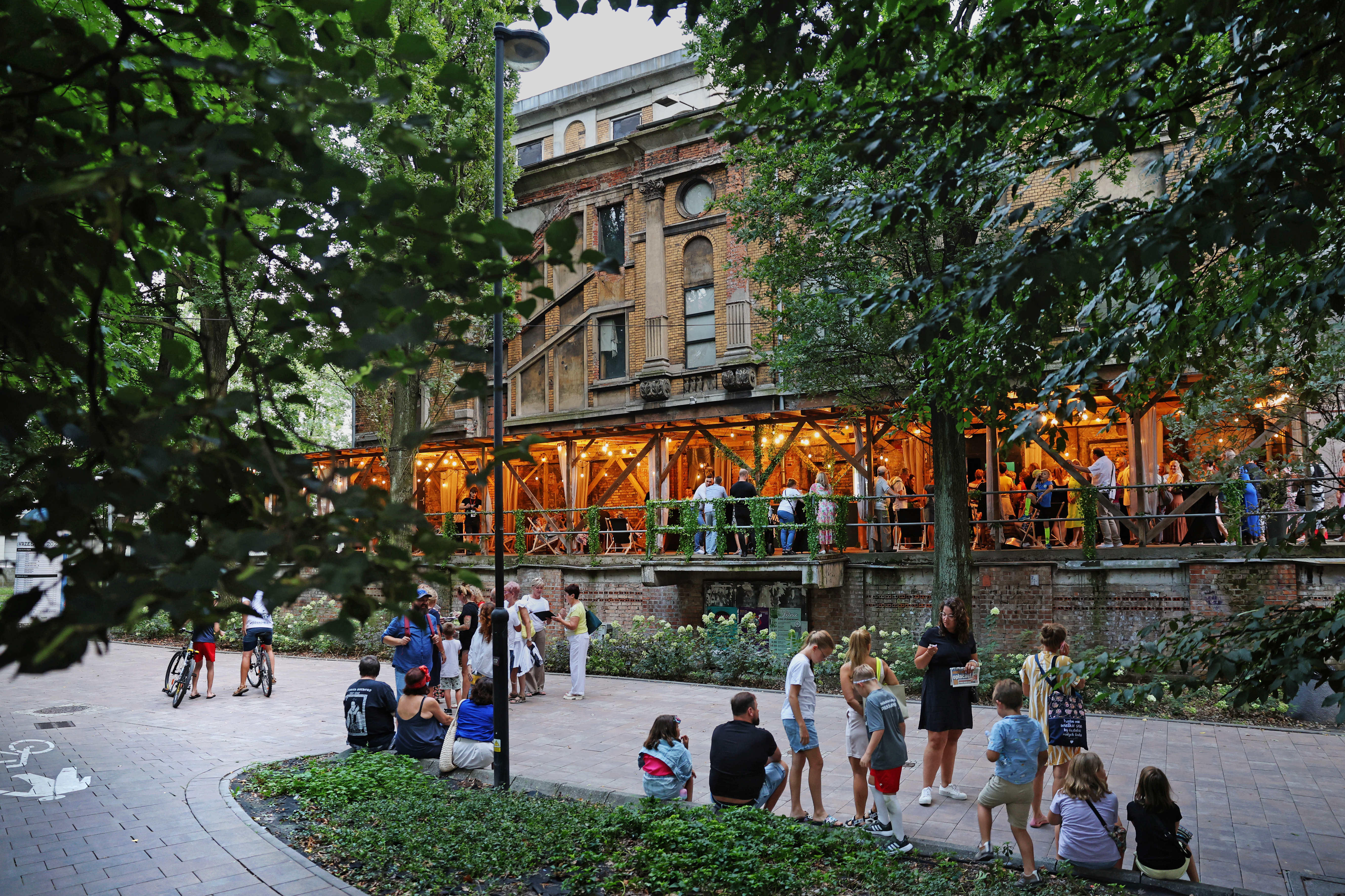 Rynek Kultury. Fot. D.Nita-Garbiec/archiwum UM Gliwice taras Ruin Teatru