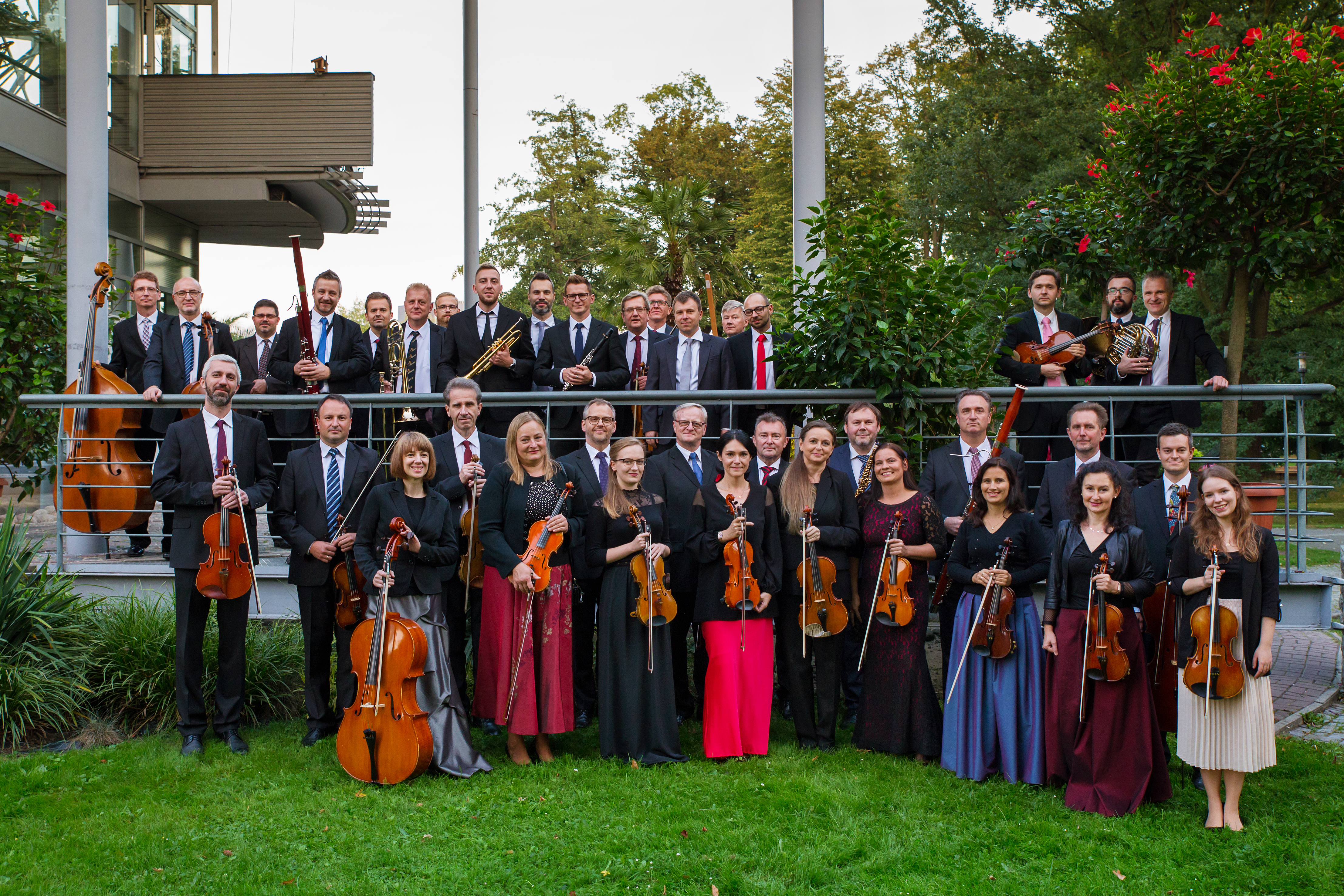 Gliwicka Orkiestra Kameralna (fot. D. Nita-Garbiec / UM Gliwice) Gliwicka Orkiestra Kameralna przed Palmiarnią