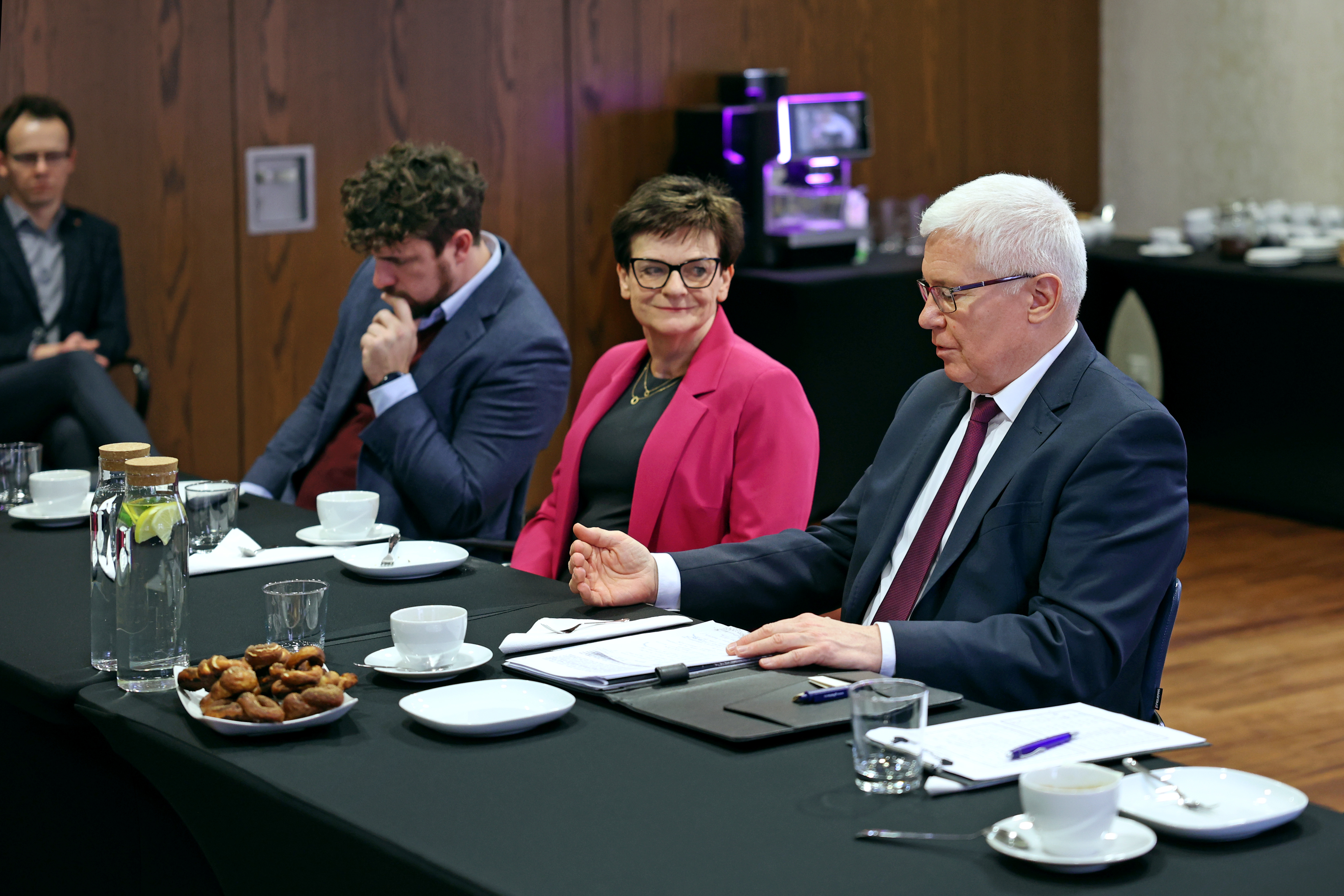 Fot. D. Nita-Garbiec/ UM w Gliwicach Prezydent Gliwic Adam Neuman rozmawiający z posłanką Krystyną Szumilas