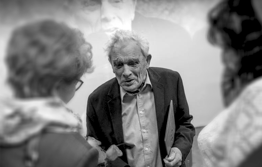 Aleksander Tarnawski starszy mężczyzna z teczką