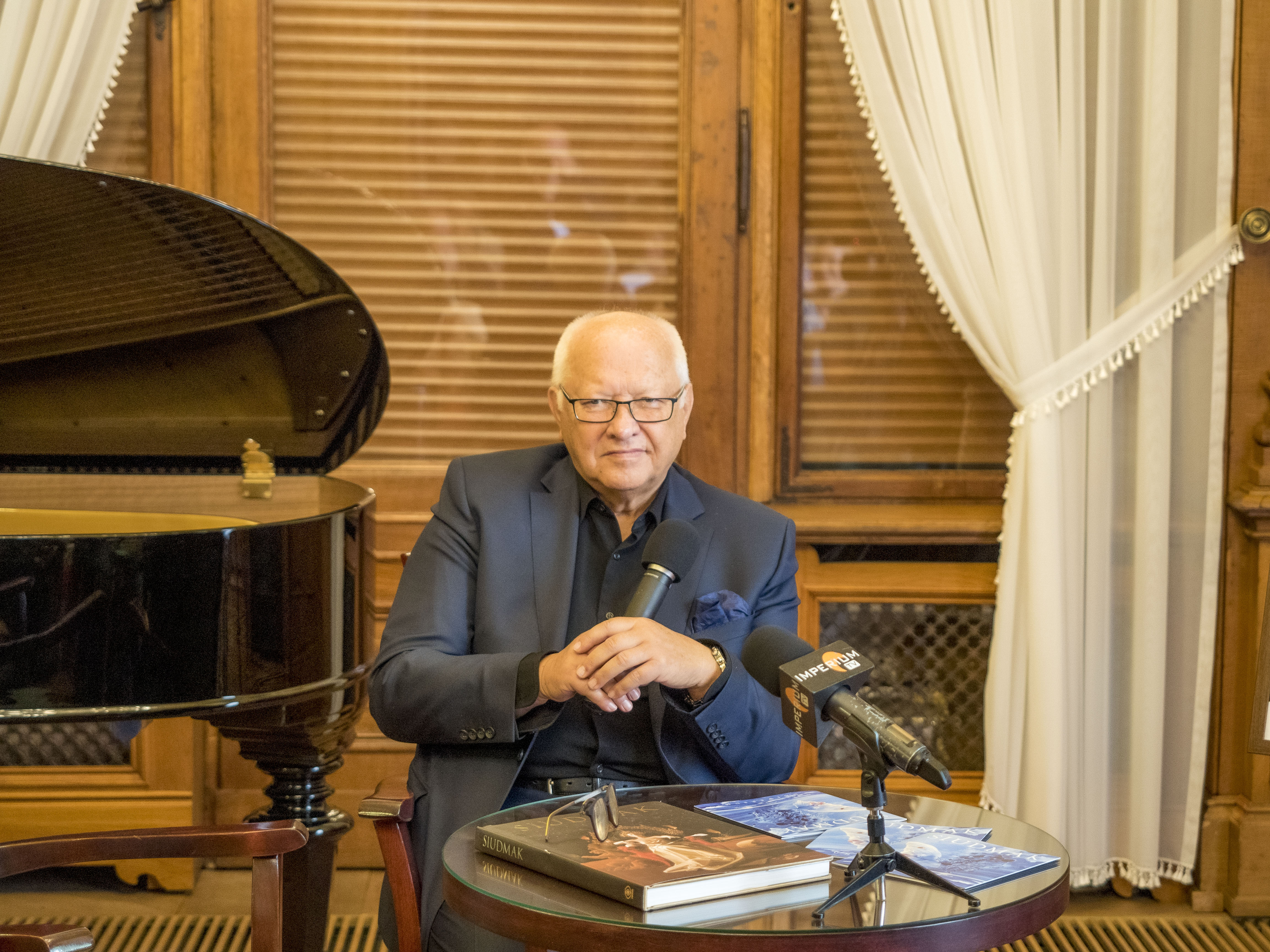 Wojciech Siudmak wziął udział w otwarciu wystawy swoich prac w Willi Caro, oddziale Muzeum w Gliwicach (fot. G. Ożga / UM Gliwice) artysta na wernisażu