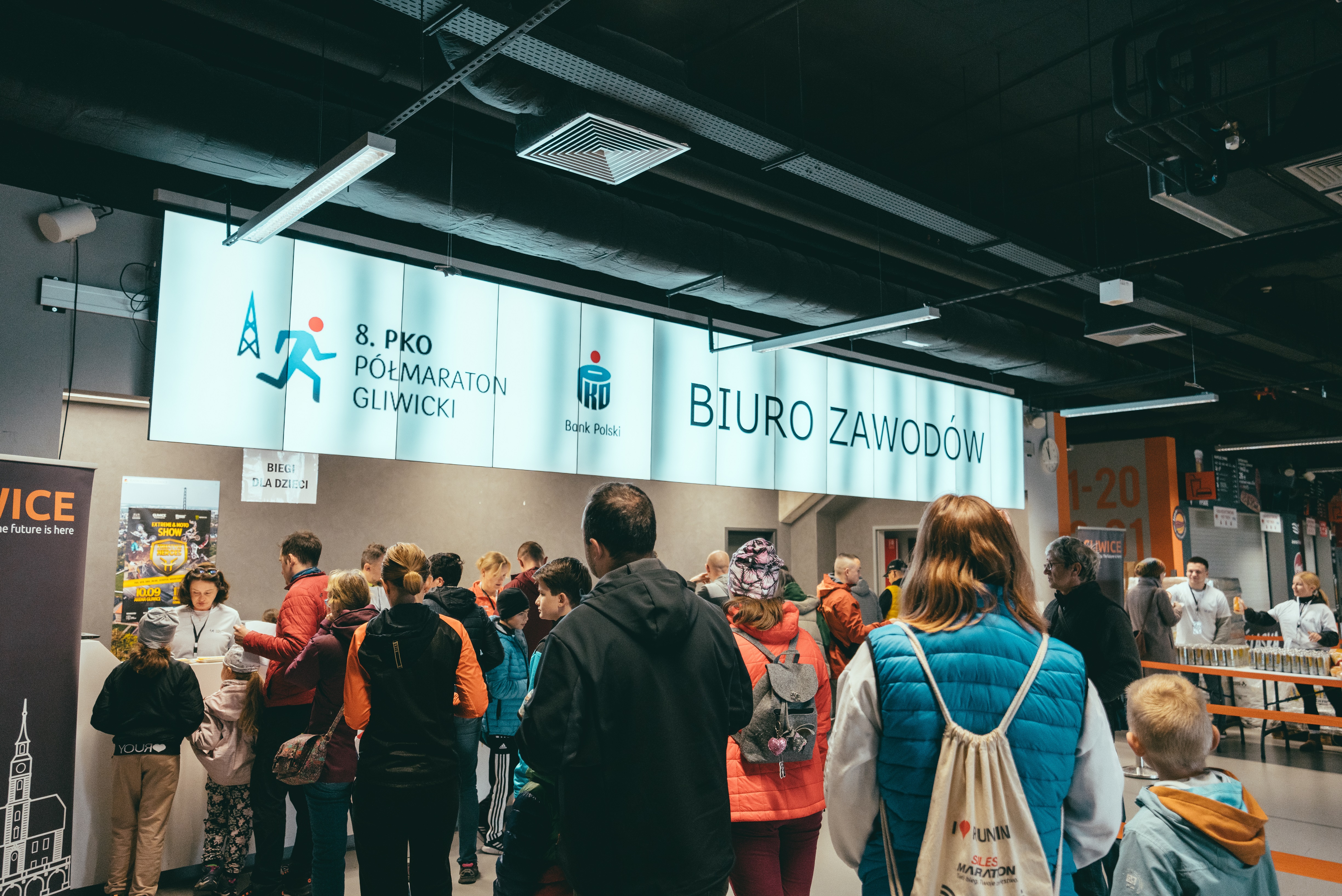 Fot. M. Baranowski/ UM w Gliwicach Kolejka przed biurem zawodów