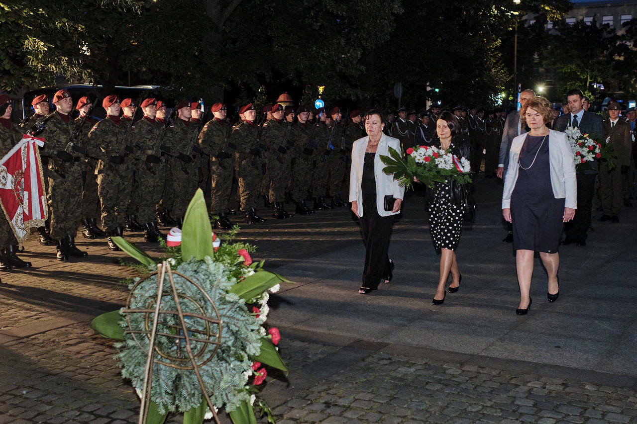 złożenie kwiatów