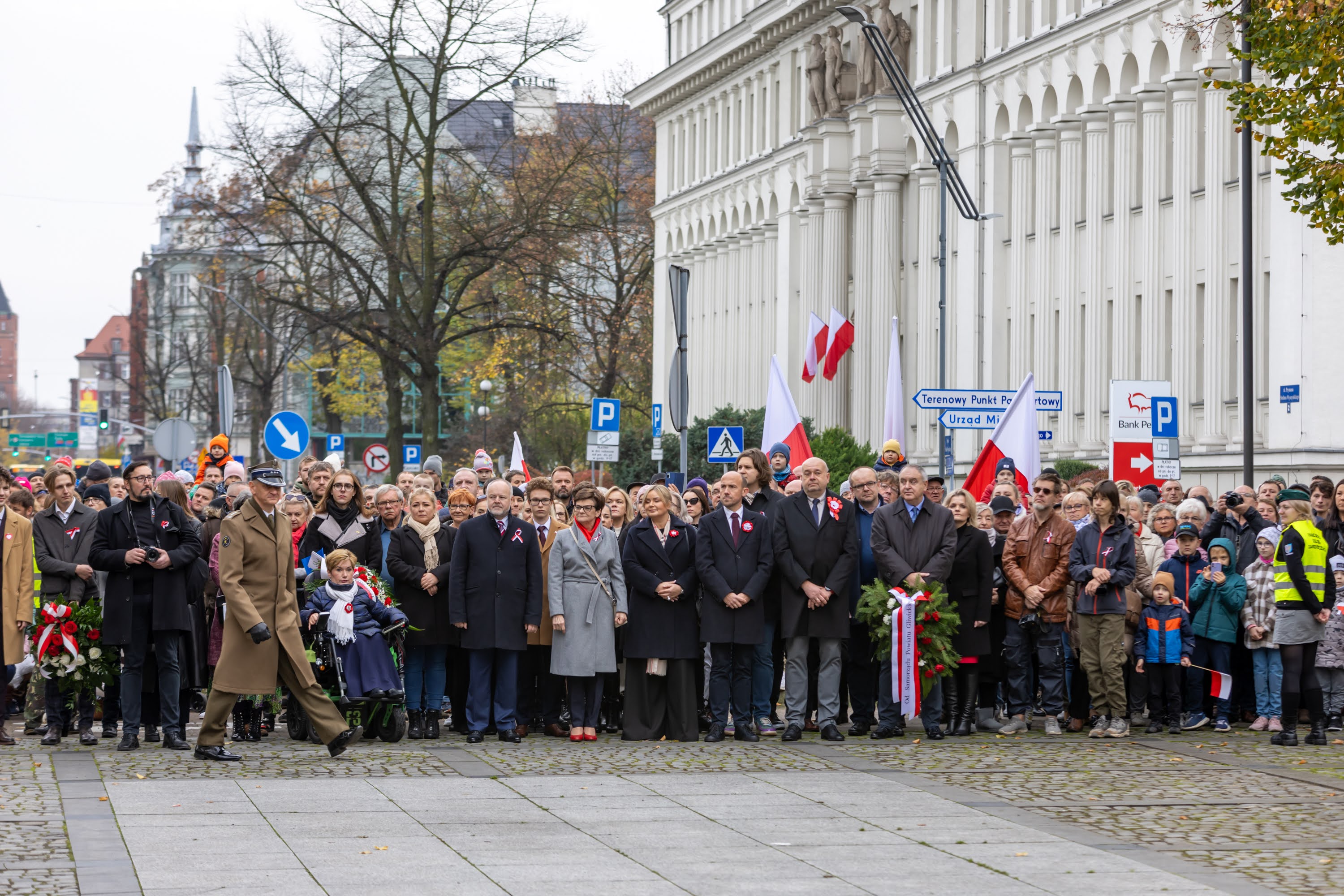 Fot. K. Krzemiński/krzeminskifoto.com Goście zgromadzeni na placu Józefa Piłsudskiego