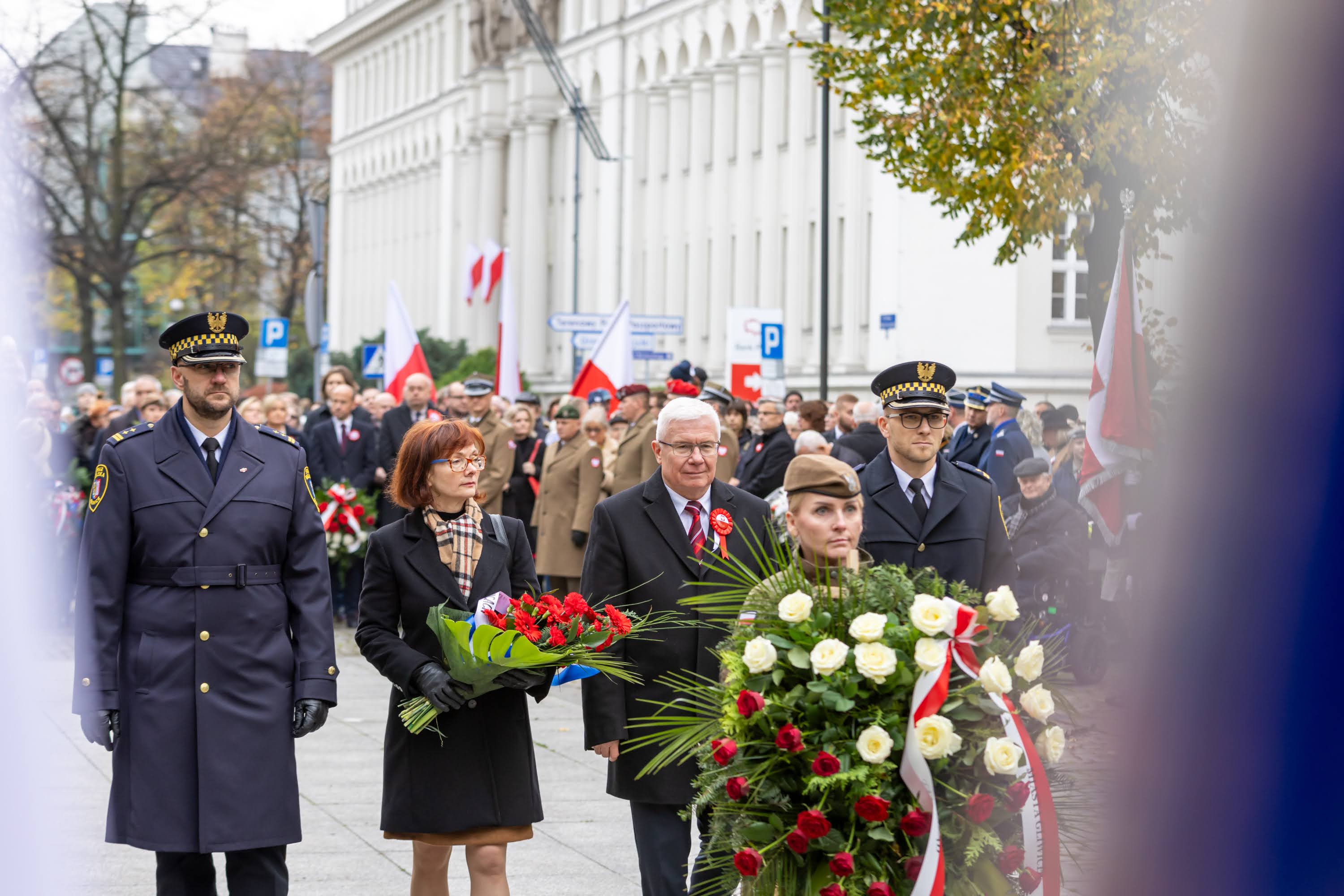 Fot. K. Krzemiński/krzeminskifoto.com Przedstawiciele miasta składający kwiaty