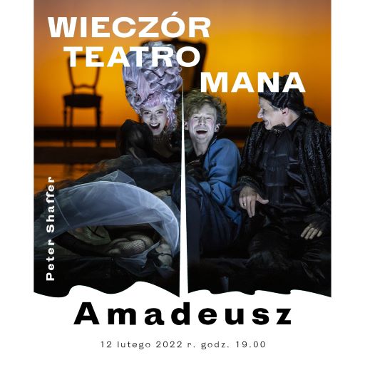 Dwóch mężczyzn (Mozart i Salieri) i kobieta głośno śmieją się w zachwycie.