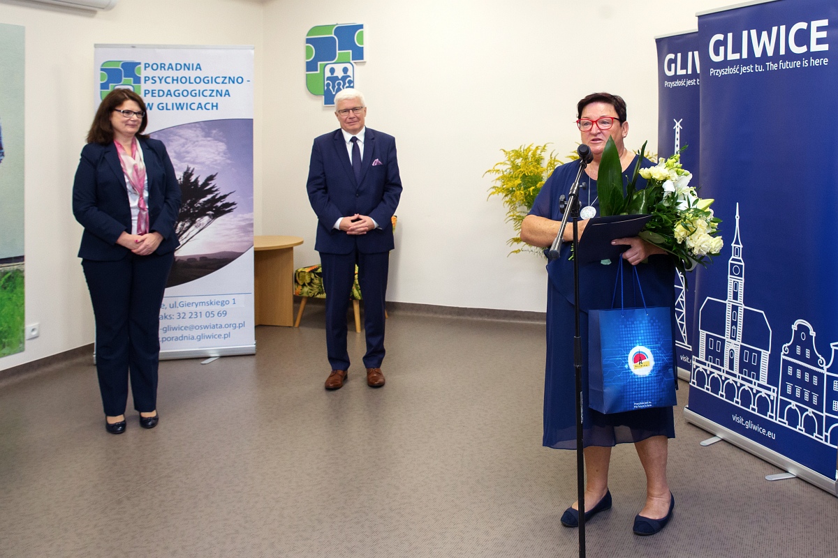 Podziękowanie za wieloletnią pracę na rzecz gliwickiej oświaty Jolancie Winkler – wieloletniemu dyrektorowi Szkoły Podstawowej nr 10 w Gliwicach, a następnie Zespołu Szkolno-Przedszkolnego nr 7. Spotkanie z okazji Inauguracji Roku Szkolnego 2020/2021