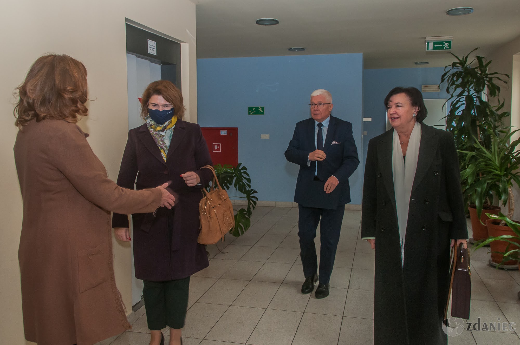 Uroczystość nadania imienia Tadeusza Różewicza Szkole Podstawowej nr 23 w Gliwicach foto: Z. Daniec Uroczystość nadania imienia Tadeusza Różewicza Szkole Podstawowej nr 23 w Gliwicach foto: Z. Daniec