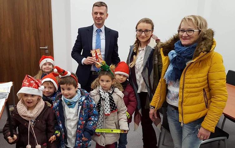 spotkanie dzieci z zastępcą prezydenta Krystianem Tomalą