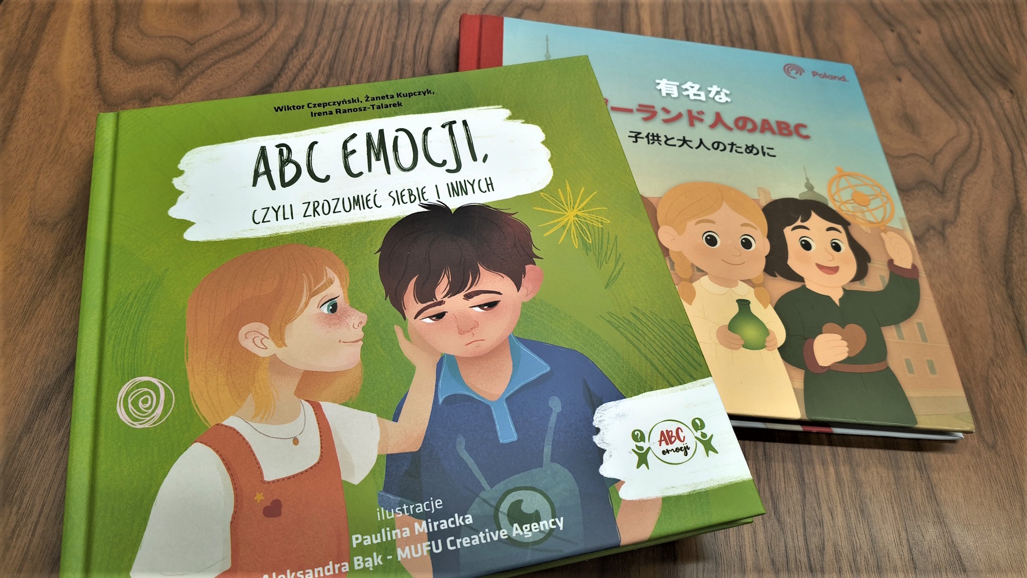 dwie książeczki dla dzieci - w języku polskim i japońskim