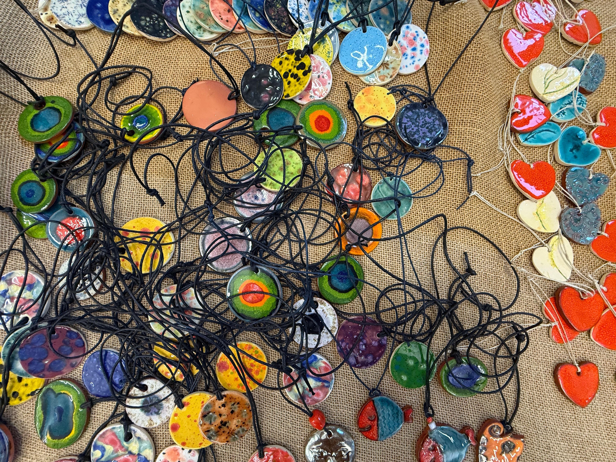 kolorowe wroby z ceramiki