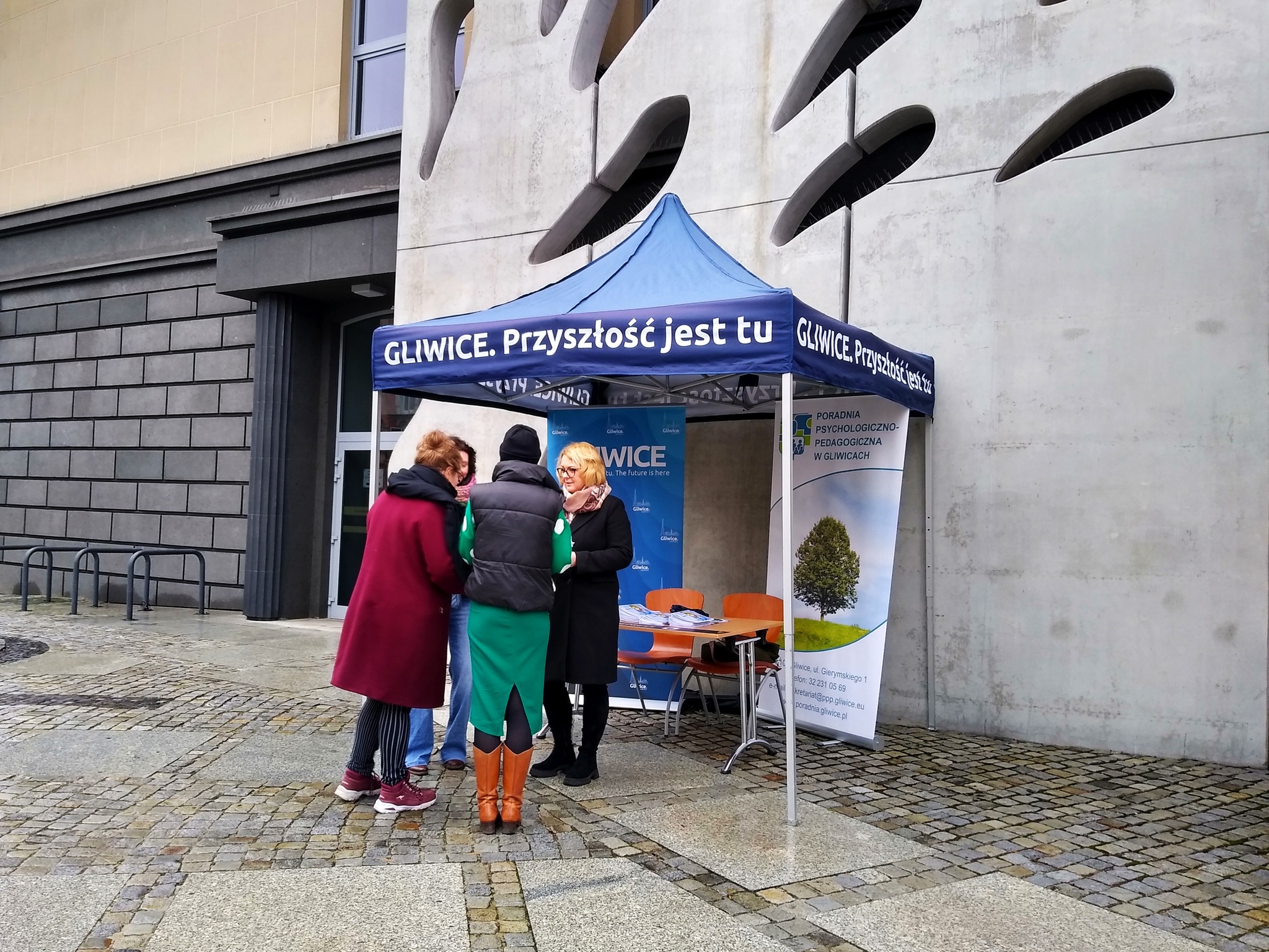 Antydepresyjny Punkt Konsultacyjny przed Urzędem Miejskim w Gliwicach