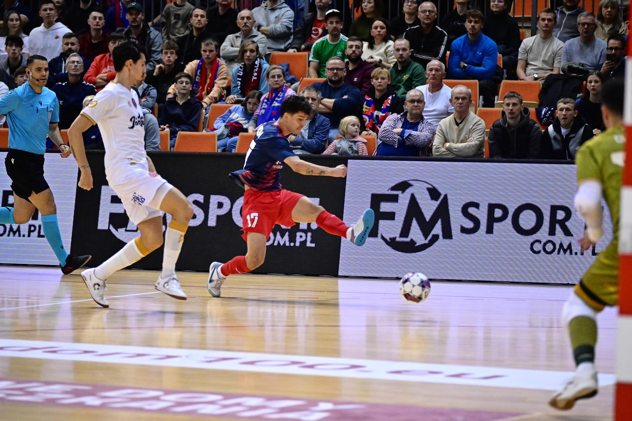 mężczyźni, piłka