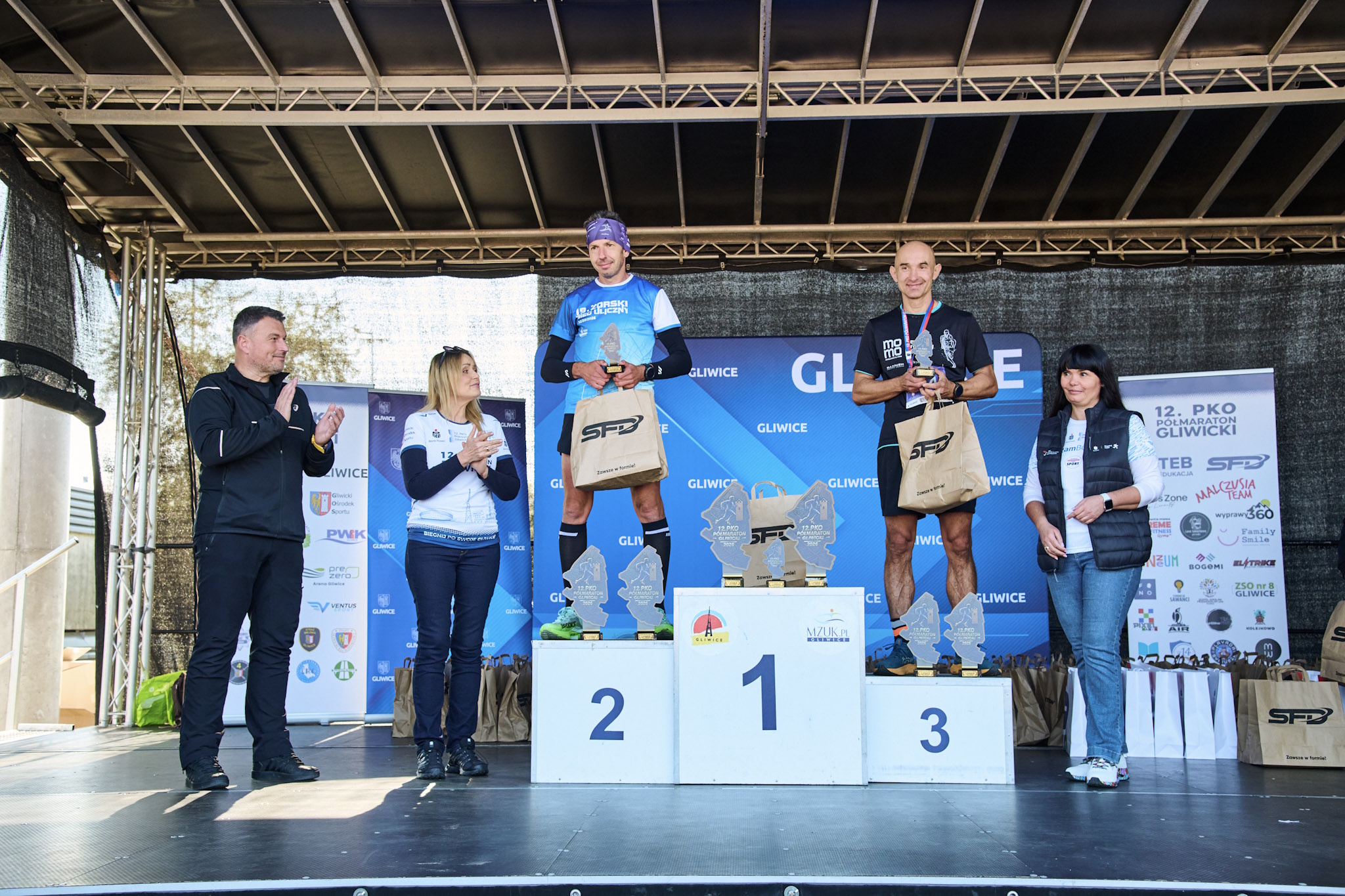 Zawodnicy na podium