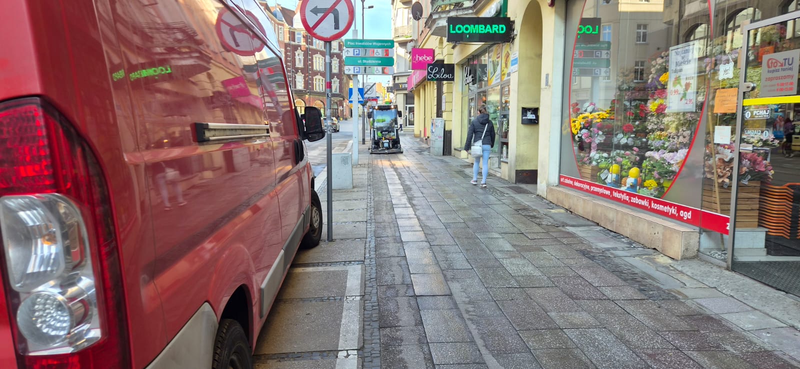 Zarząd Dróg Miejskich w Gliwicach rozpoczął wczoraj prace związane z utrzymaniem nawierzchni ulicy Zwycięstwa