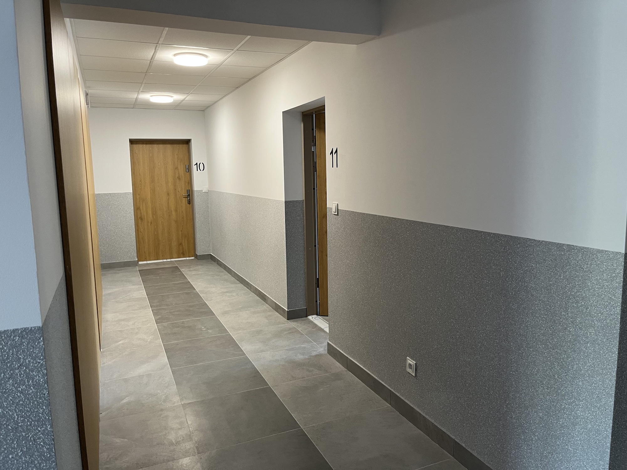 Charakterystyczny, ozdobiony muralem z Radiostacją Gliwicką budynek mieszkalny przy ul. Opolskiej 20 jest już gotowy