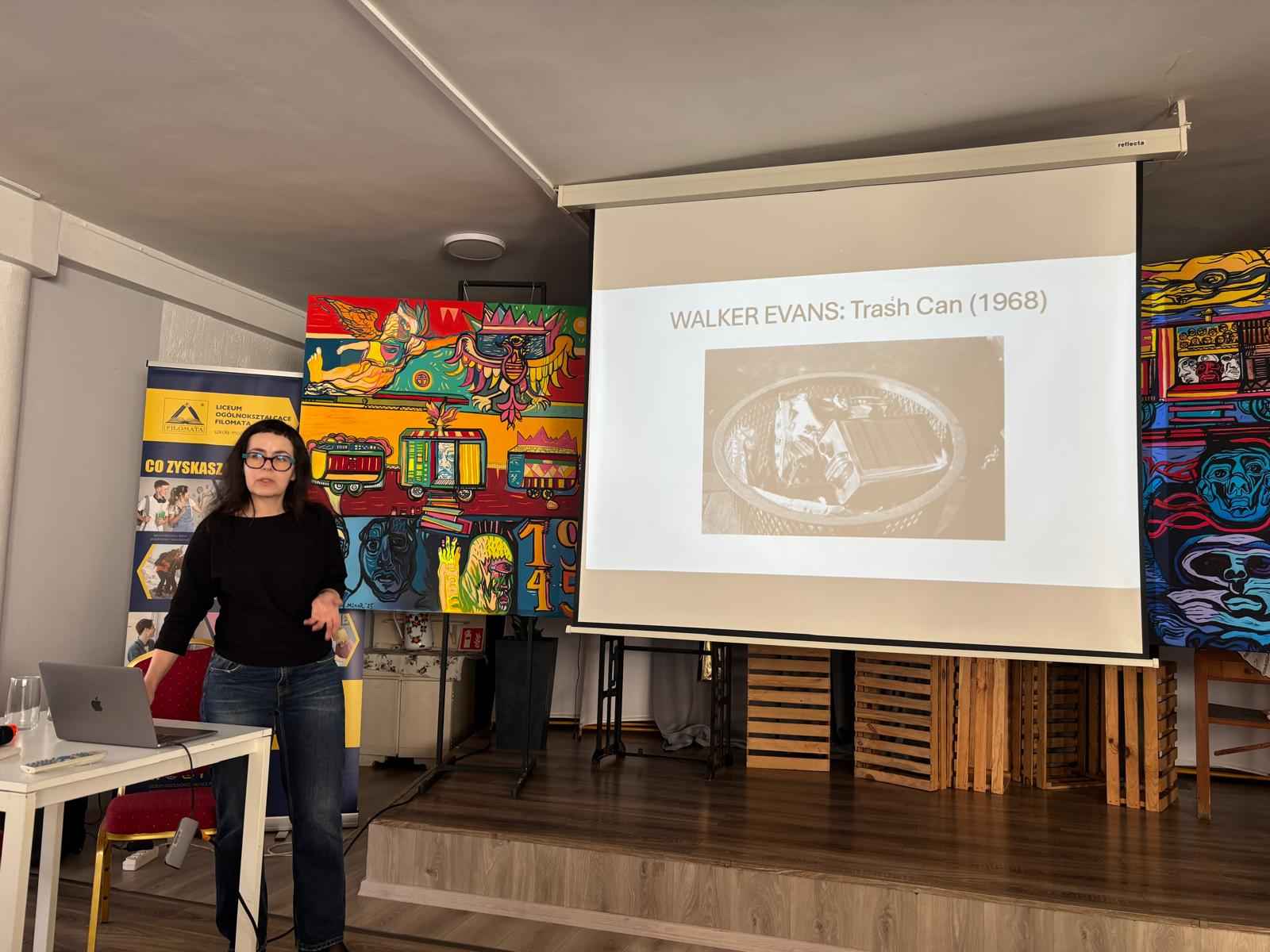 „12 Prac Światła” - Siła Obrazu, Siła Pamięci