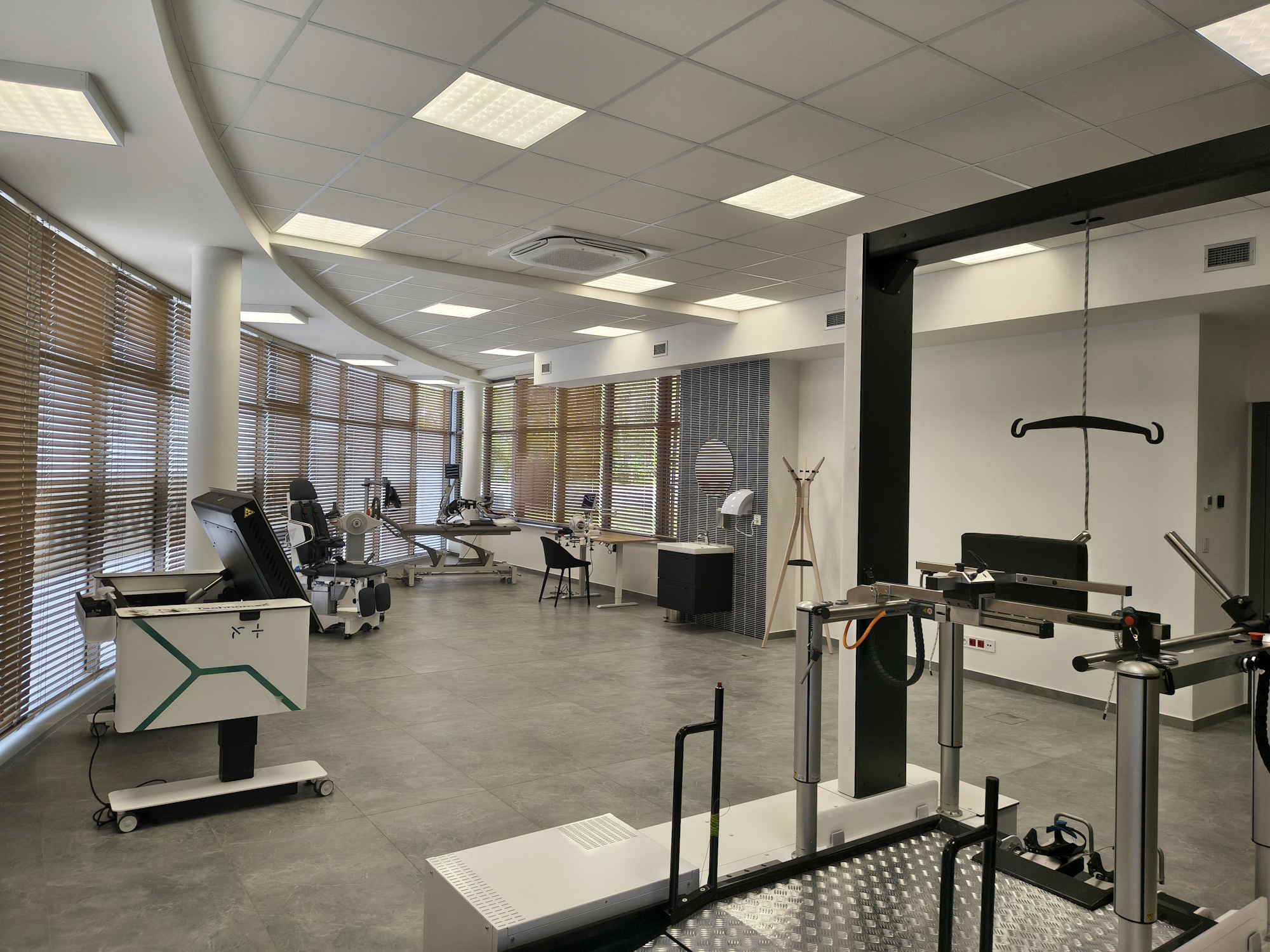 W Gliwicach uruchomiono MedSilesia Innovation Showroom – przestrzeń, w której technologie medyczne mają być nie tylko prezentowane, ale przede wszystkim sprawdzane, ulepszane i przygotowywane do realnego wdrożenia
