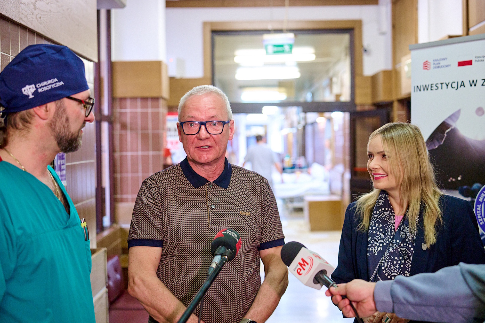 Pierwszy pacjent w Gliwicach ma już za sobą operację z użyciem robota Da Vinci – zabieg przeprowadzono przez kilkumilimetrowe nacięcia, z mniejszym bólem i krótszą rekonwalescencją