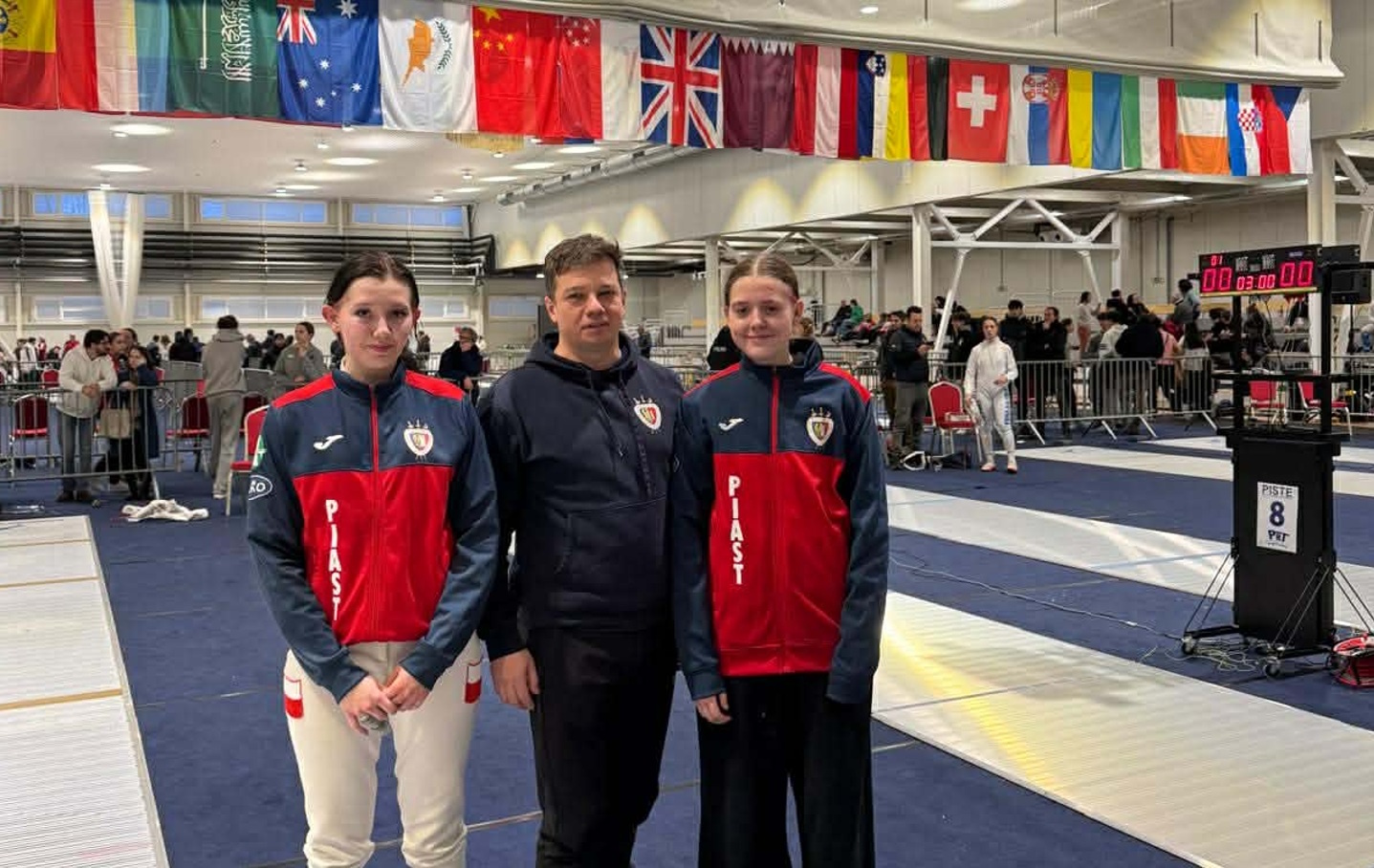 Siostry Szczurowskie z trenerem