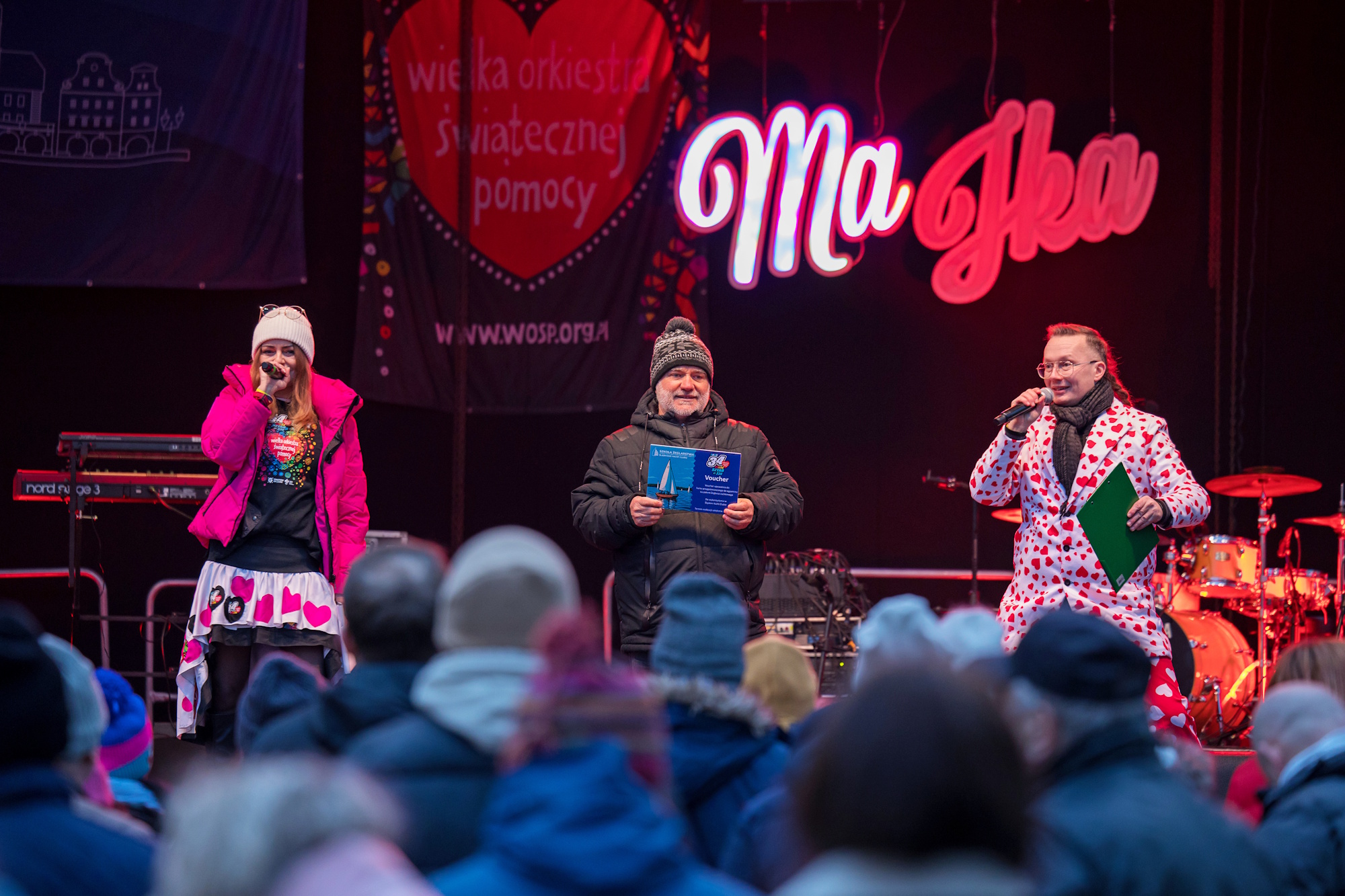 Prowadzący na scenie