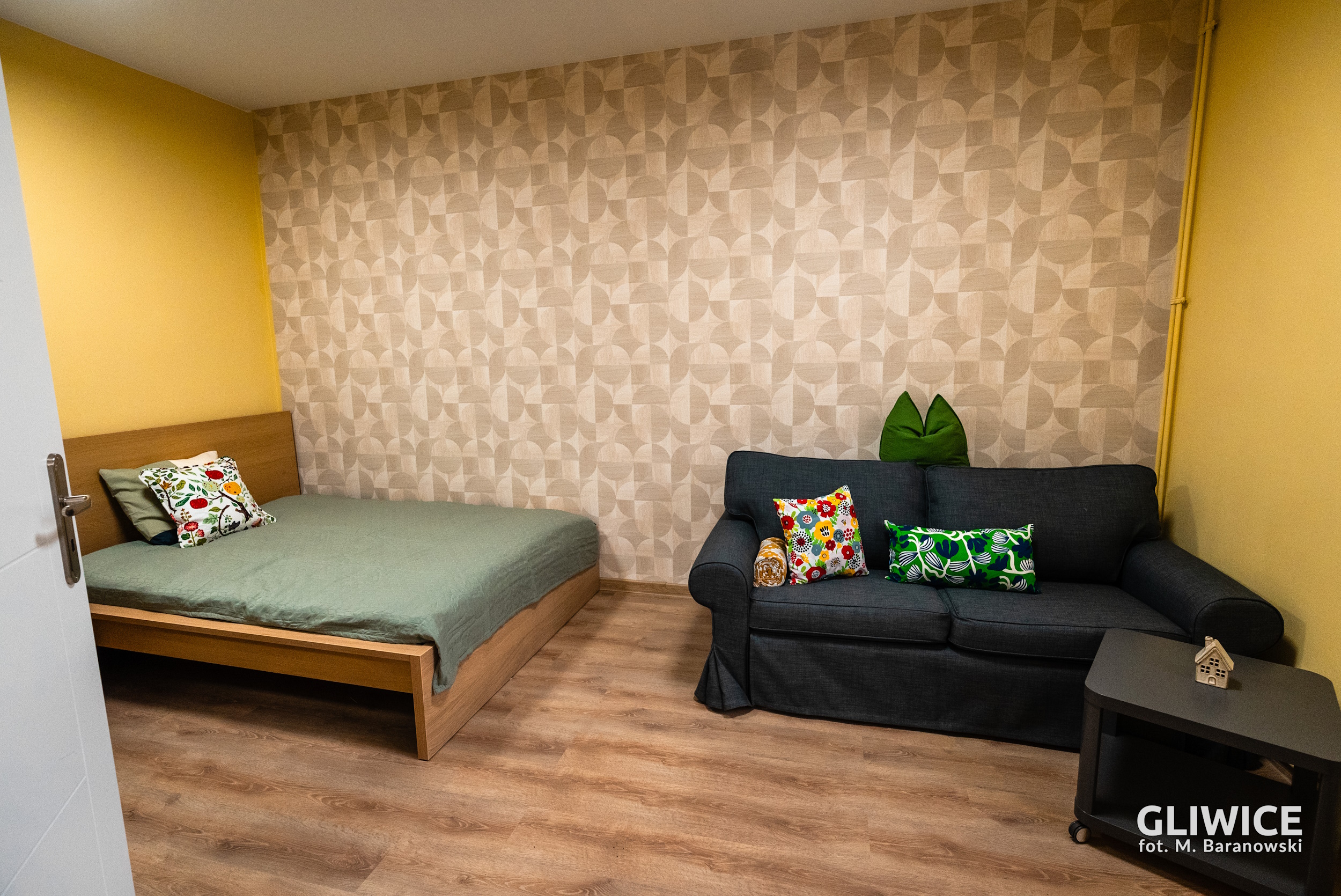 Wnętrze jednego z mieszkań usamodzielniającego dla osób z niepełnosprawnościami